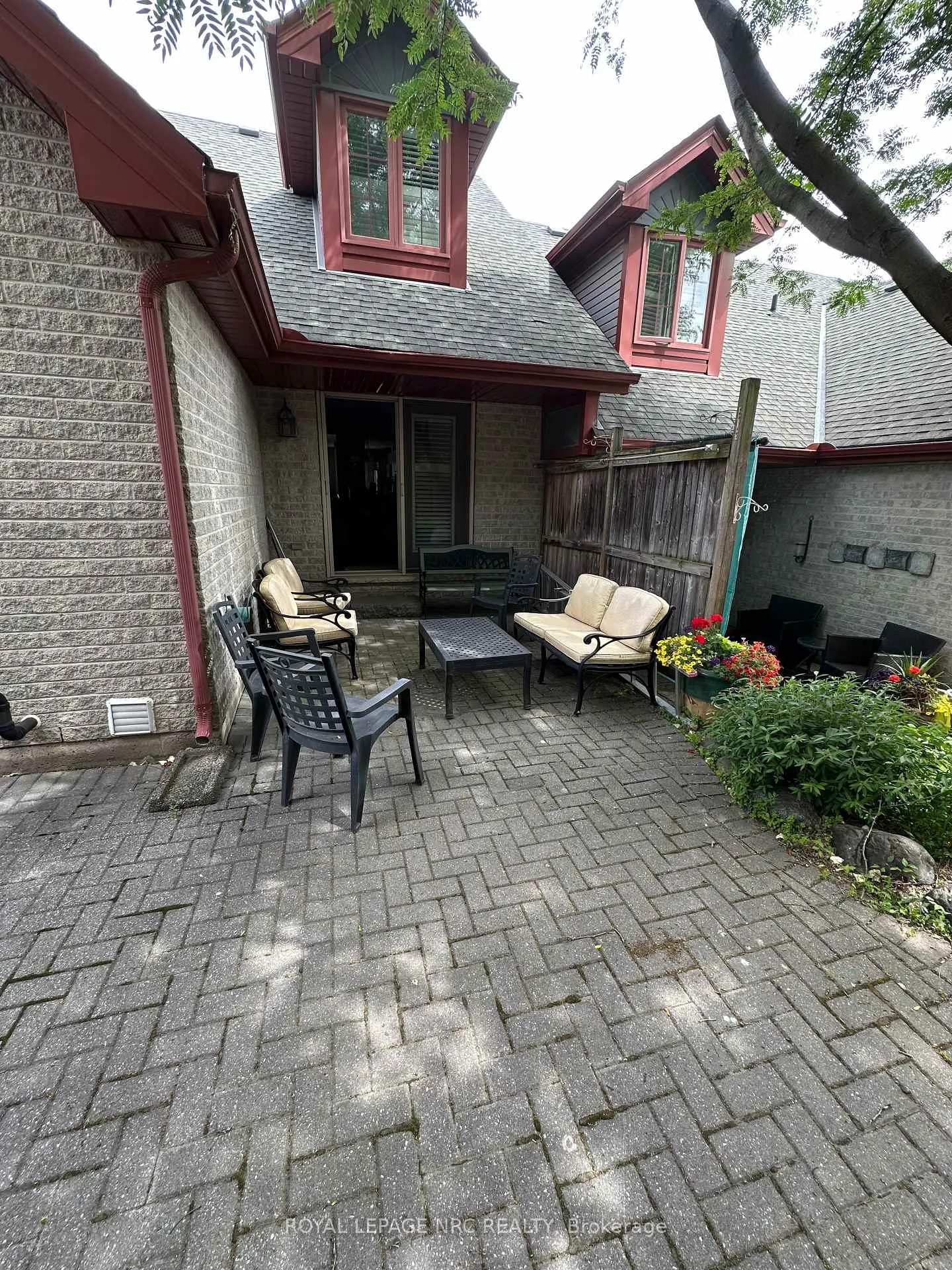 Photo 18 of Unit 2, 10 Pine Street N, Thorold, Thorold Downtown — HOMEH