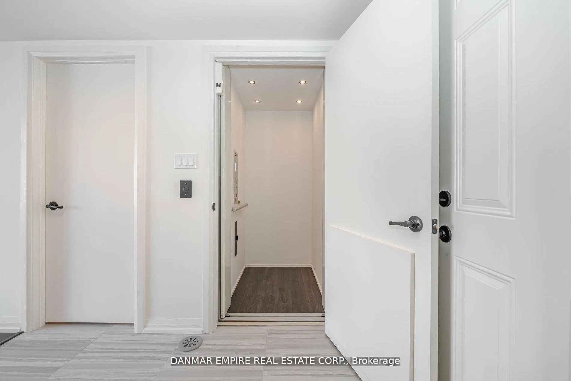 Photo 5 of 75 George Kirby Street, Vaughan, Patterson — HOMEH