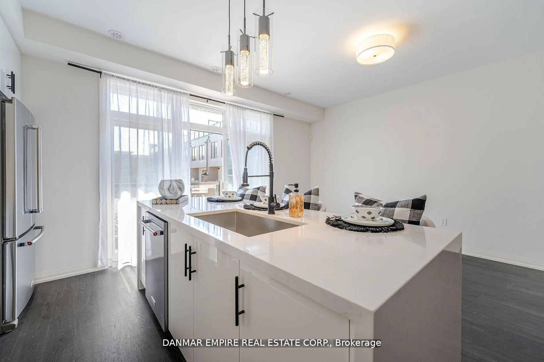 Photo 16 of 75 George Kirby Street, Vaughan, Patterson — HOMEH