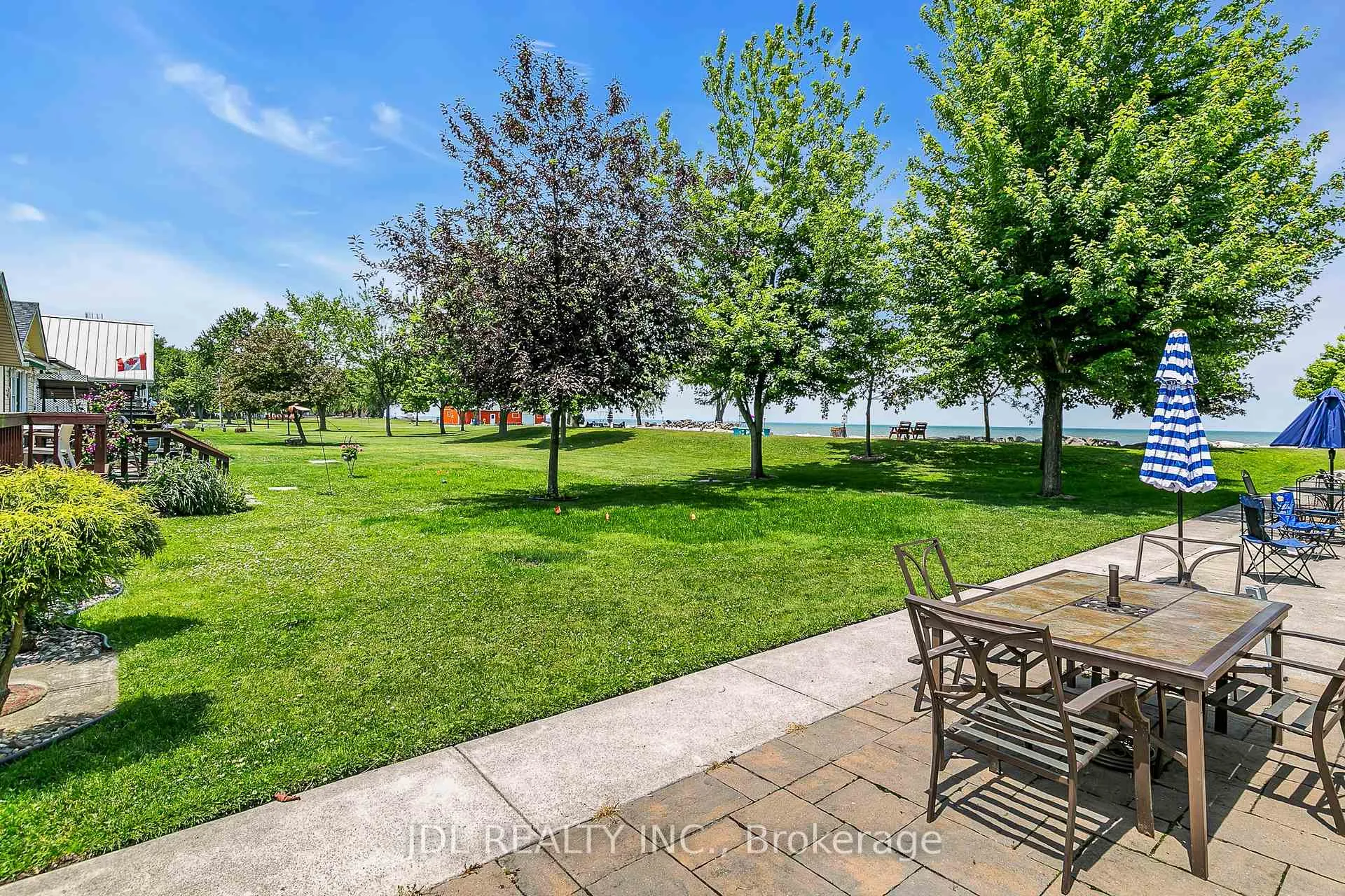 Photo 5 of Unit 48, 1192 Shoreline Avenue, Lakeshore — HOMEH