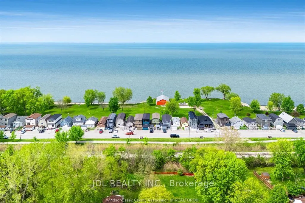Photo 8 of Unit 48, 1192 Shoreline Avenue, Lakeshore — HOMEH