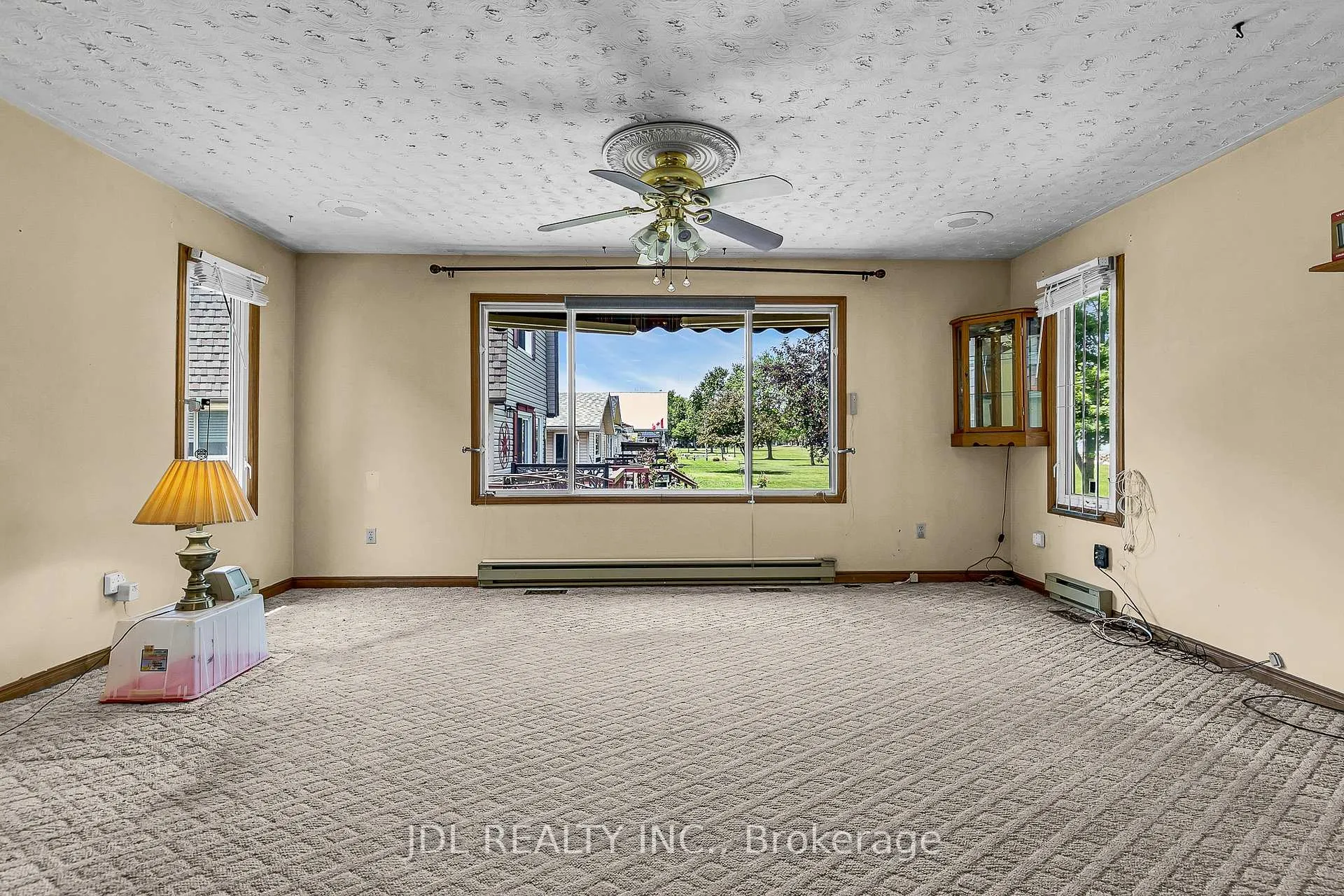 Photo 9 of Unit 48, 1192 Shoreline Avenue, Lakeshore — HOMEH