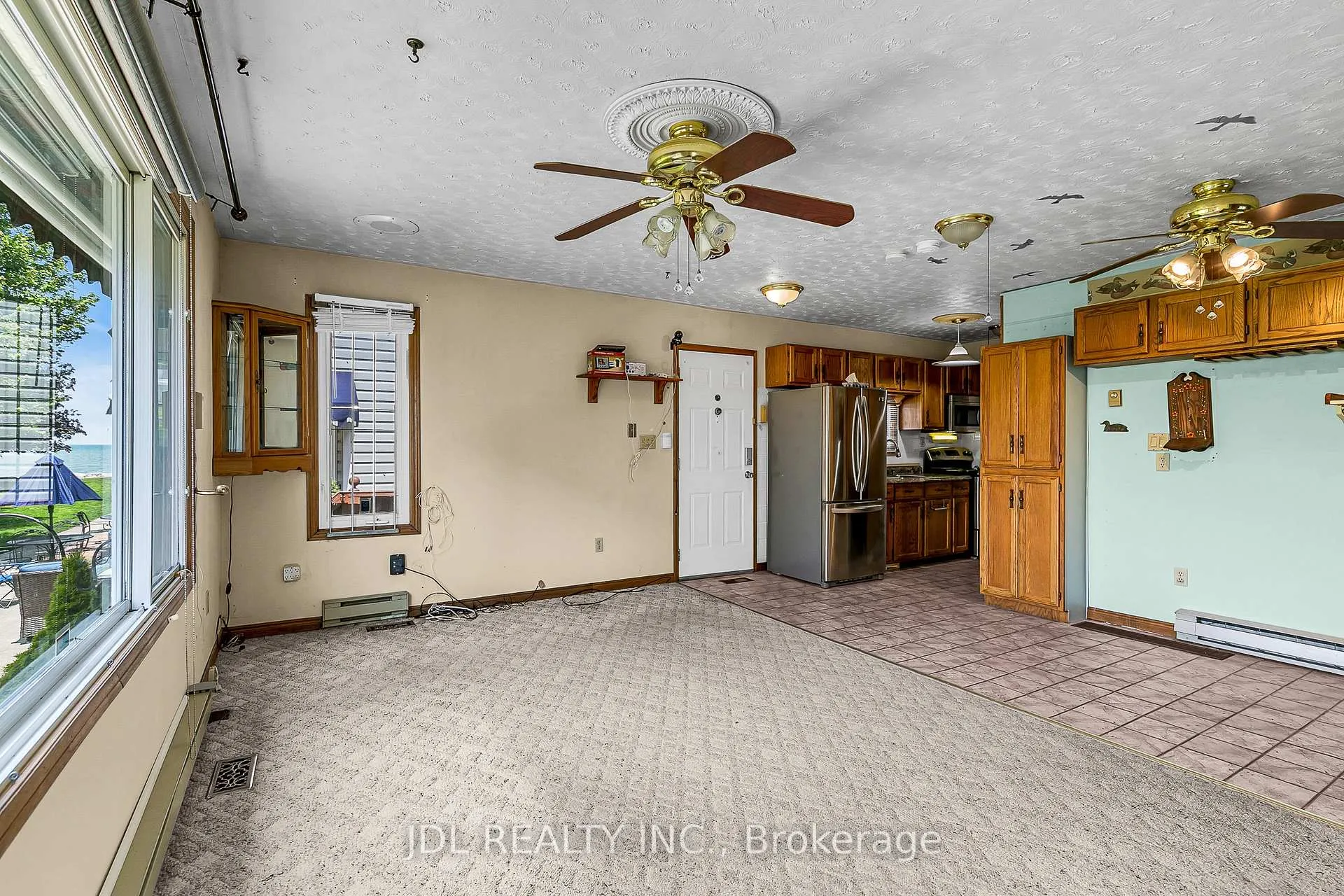 Photo 10 of Unit 48, 1192 Shoreline Avenue, Lakeshore — HOMEH