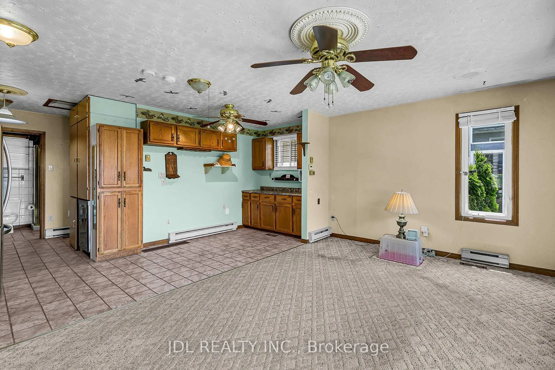 Photo 11 of Unit 48, 1192 Shoreline Avenue, Lakeshore — HOMEH