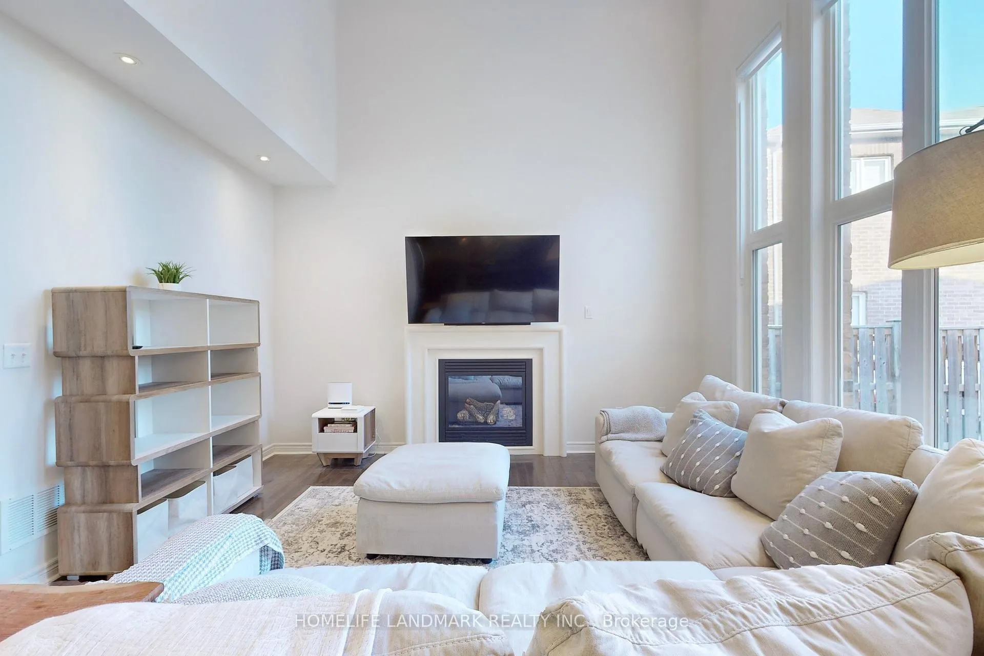 Photo 5 of 13 Greenery Road, Markham, Cornell — HOMEH