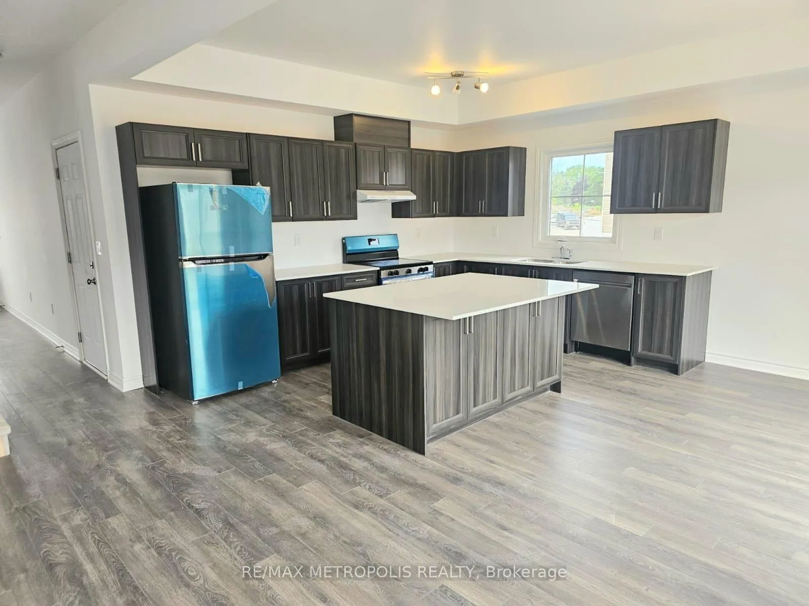 Photo 5 of 18 Bradden Crescent, Belleville, Belleville Ward — HOMEH