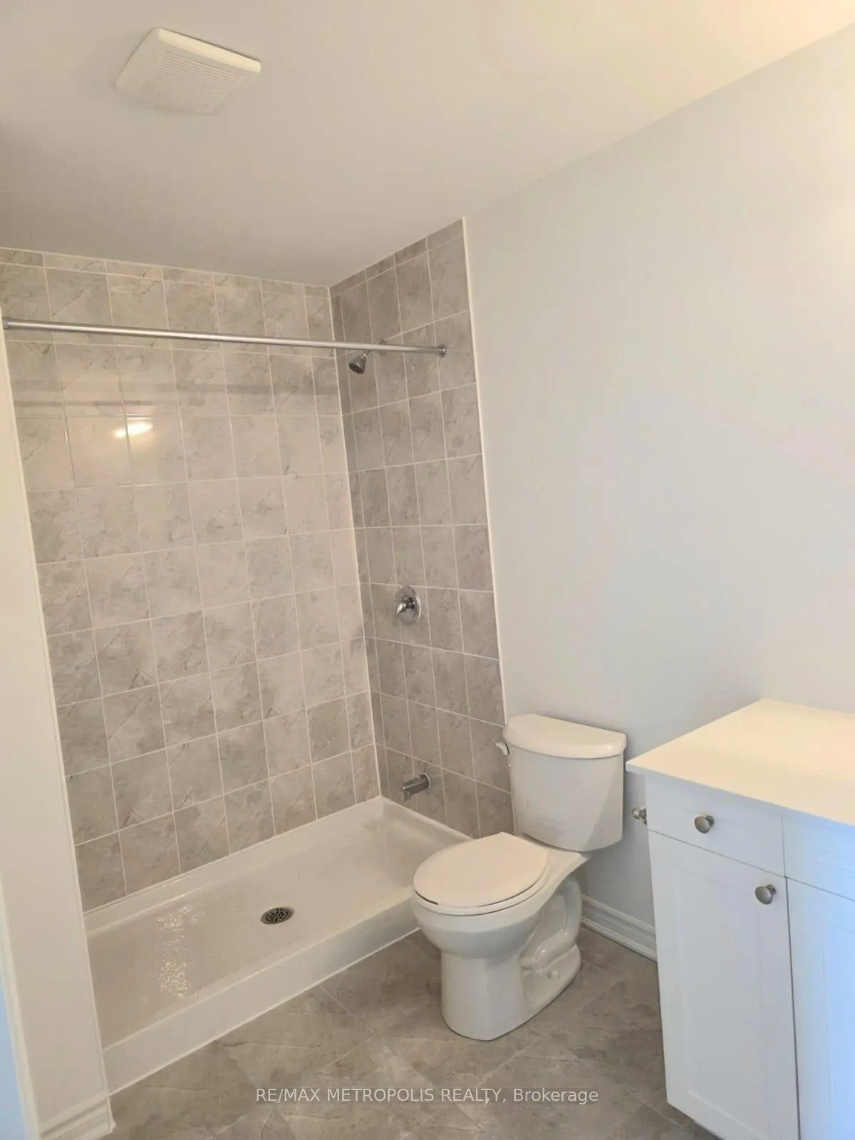 Photo 14 of 18 Bradden Crescent, Belleville, Belleville Ward — HOMEH