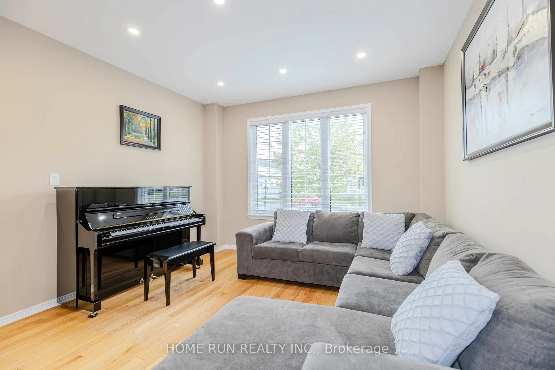 Photo 4 of 828 Kilbirnie Drive, Ottawa, Barrhaven - Stonebridge — HOMEH