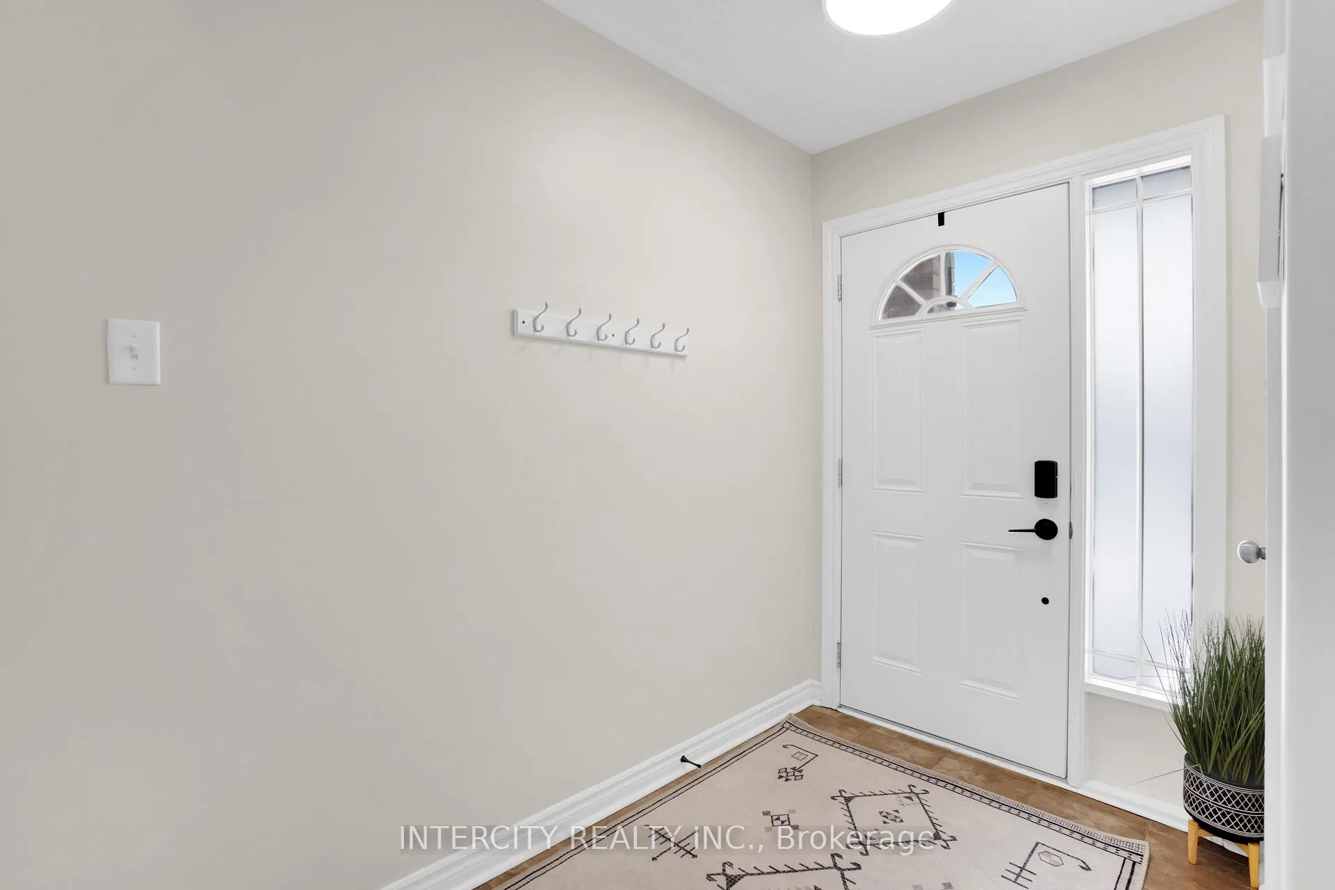 Photo 3 of 177 Banting Crescent, Essa, Angus — HOMEH