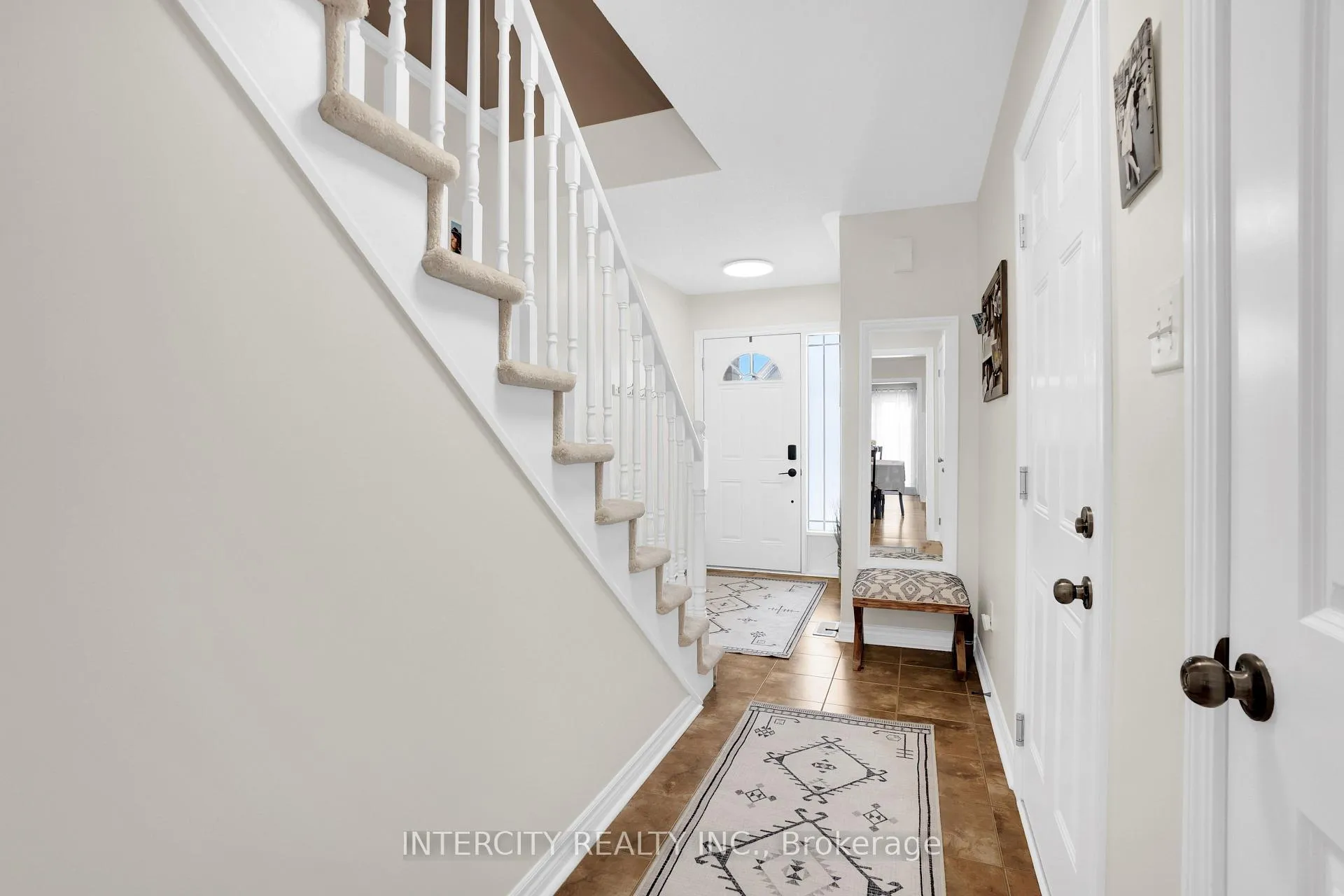 Photo 5 of 177 Banting Crescent, Essa, Angus — HOMEH