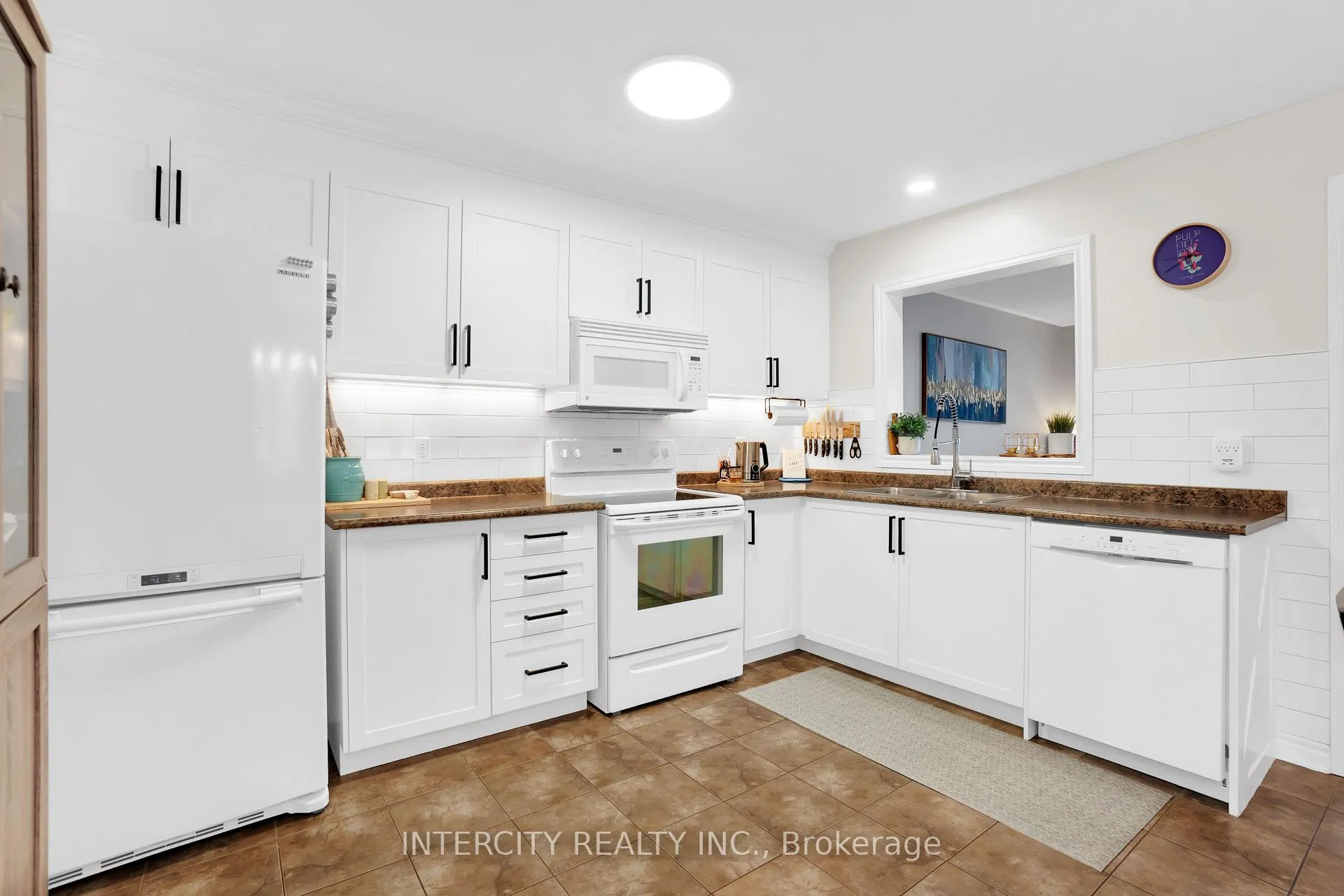Photo 6 of 177 Banting Crescent, Essa, Angus — HOMEH