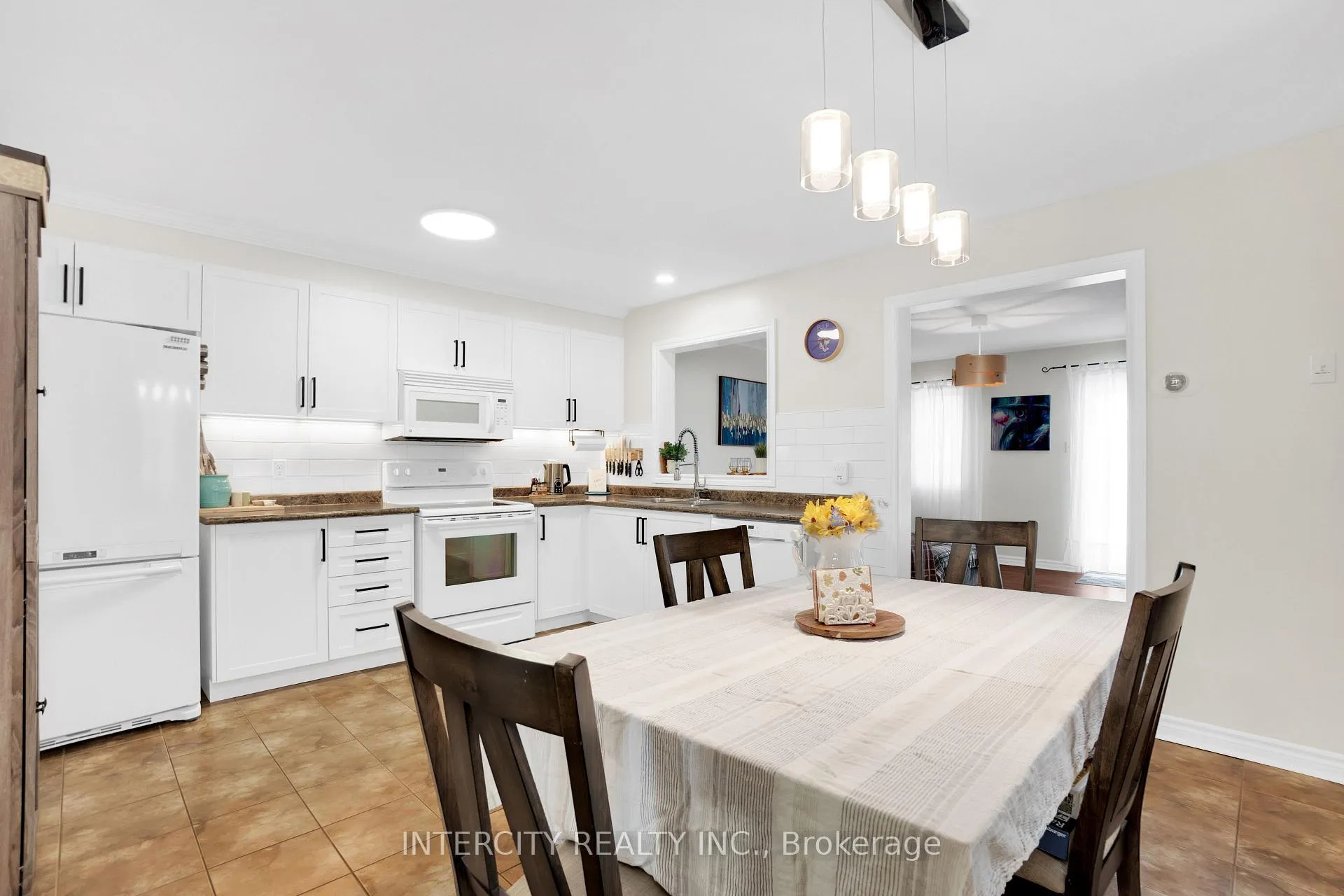 Photo 7 of 177 Banting Crescent, Essa, Angus — HOMEH