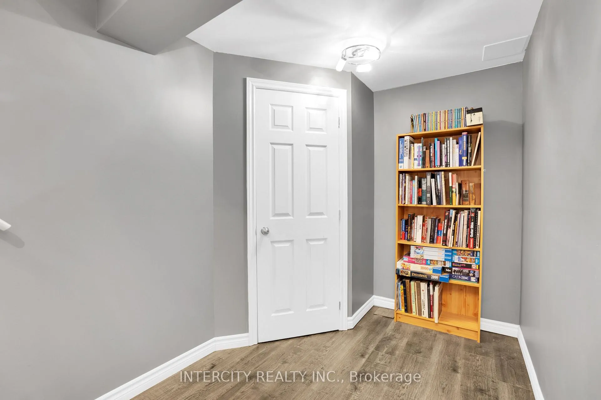 Photo 22 of 177 Banting Crescent, Essa, Angus — HOMEH