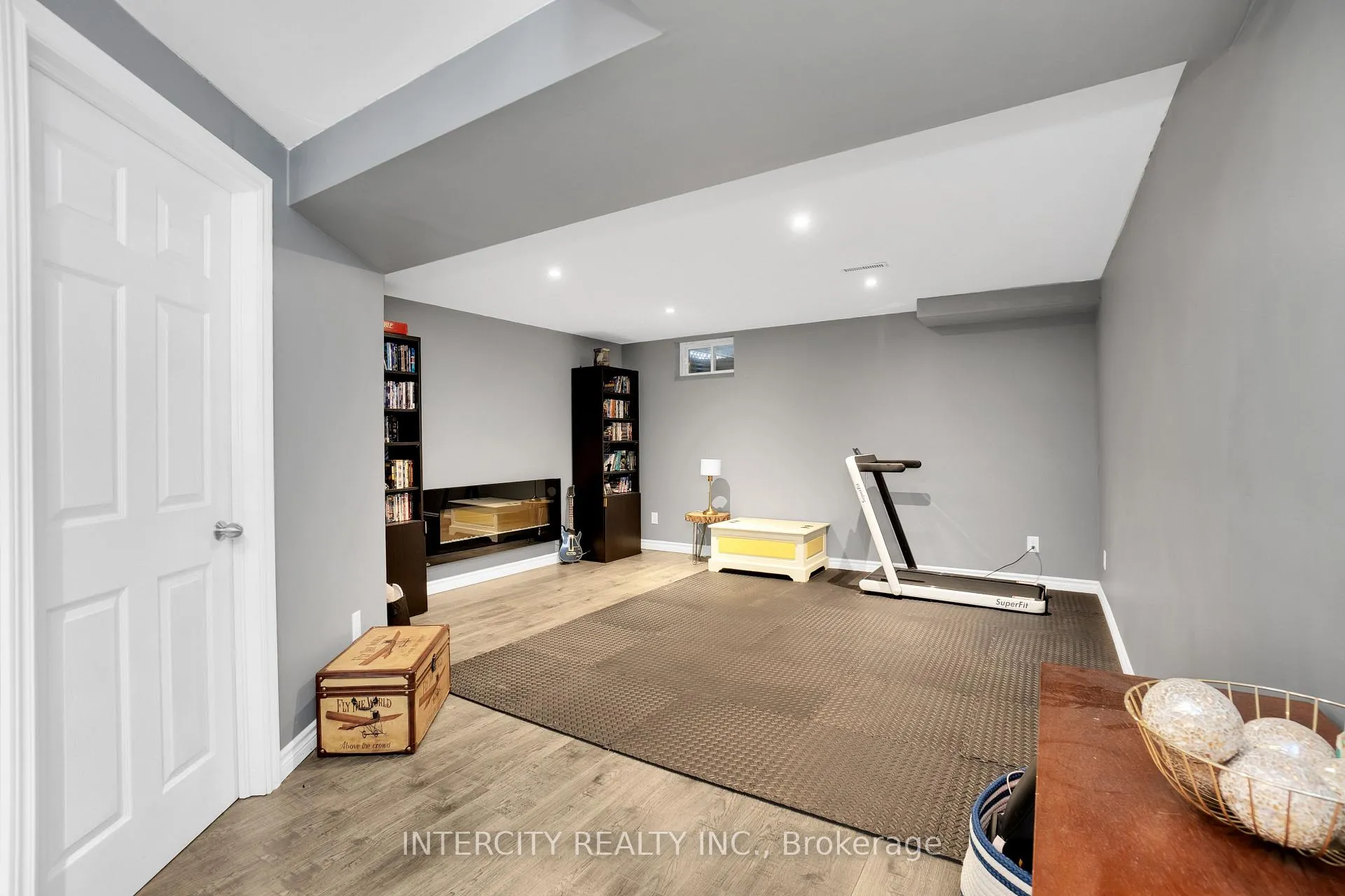 Photo 24 of 177 Banting Crescent, Essa, Angus — HOMEH