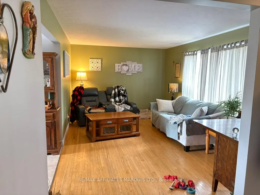 Photo 2 of 1209 Fatima Street S, Cornwall — HOMEH