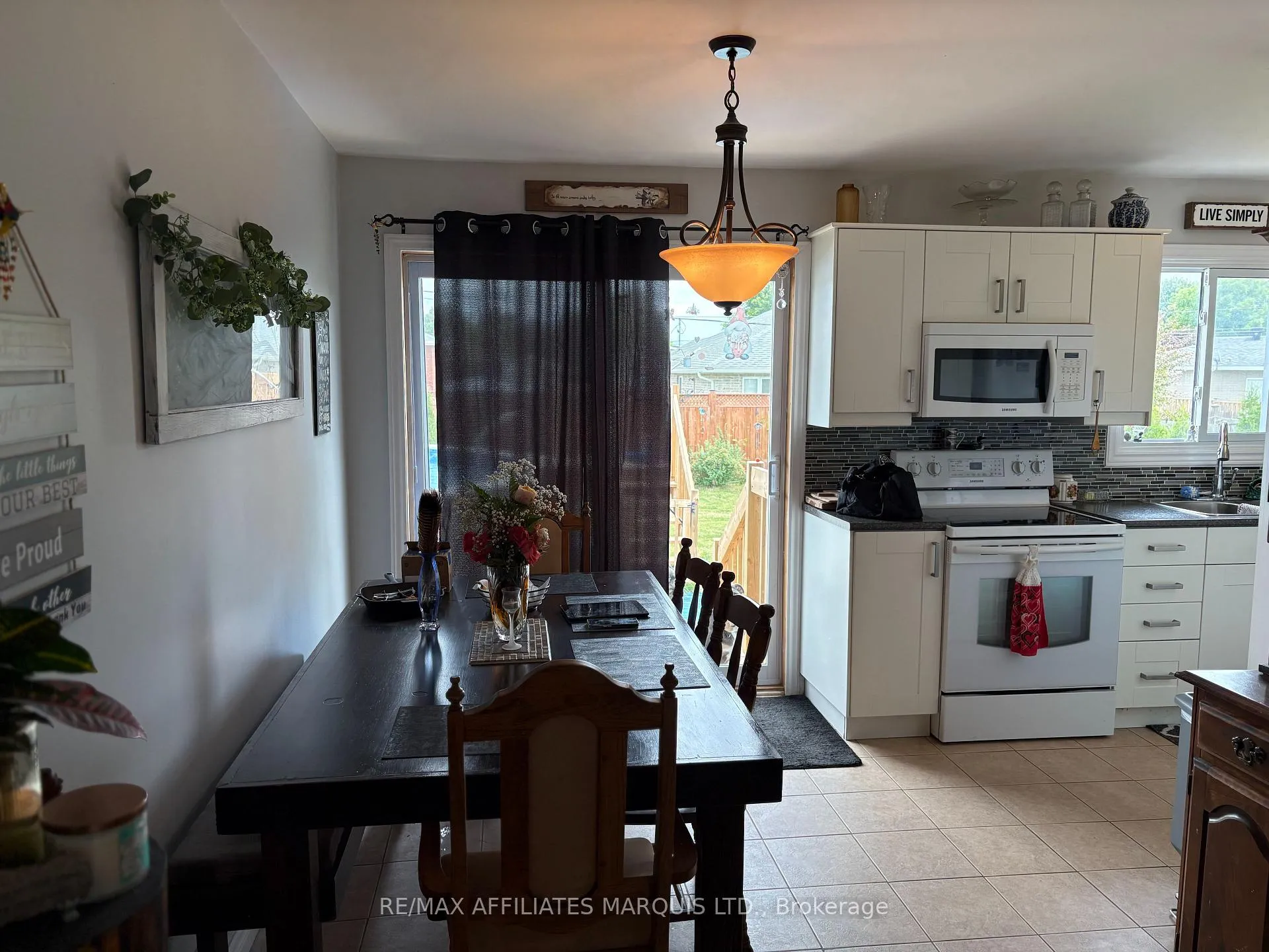 Photo 7 of 1209 Fatima Street S, Cornwall — HOMEH