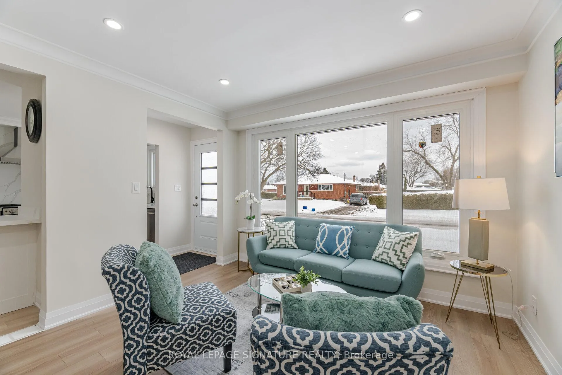 Photo 2 of 600 Gliddon Avenue, Oshawa, Central — HOMEH