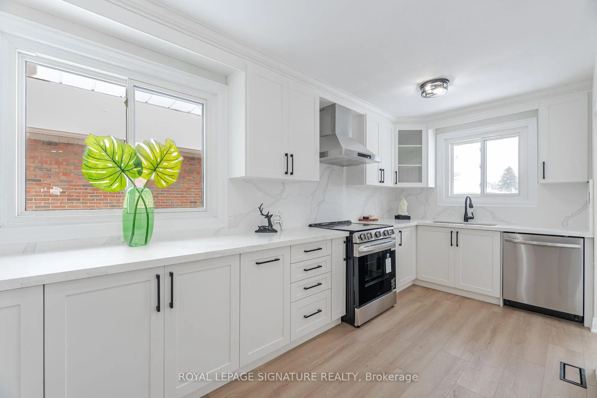 Photo 11 of 600 Gliddon Avenue, Oshawa, Central — HOMEH