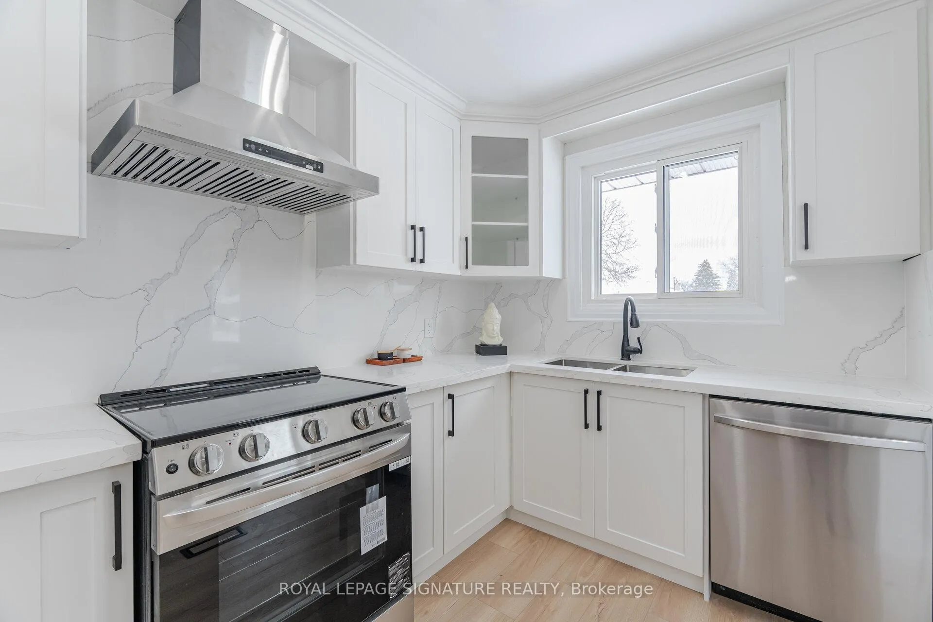 Photo 12 of 600 Gliddon Avenue, Oshawa, Central — HOMEH