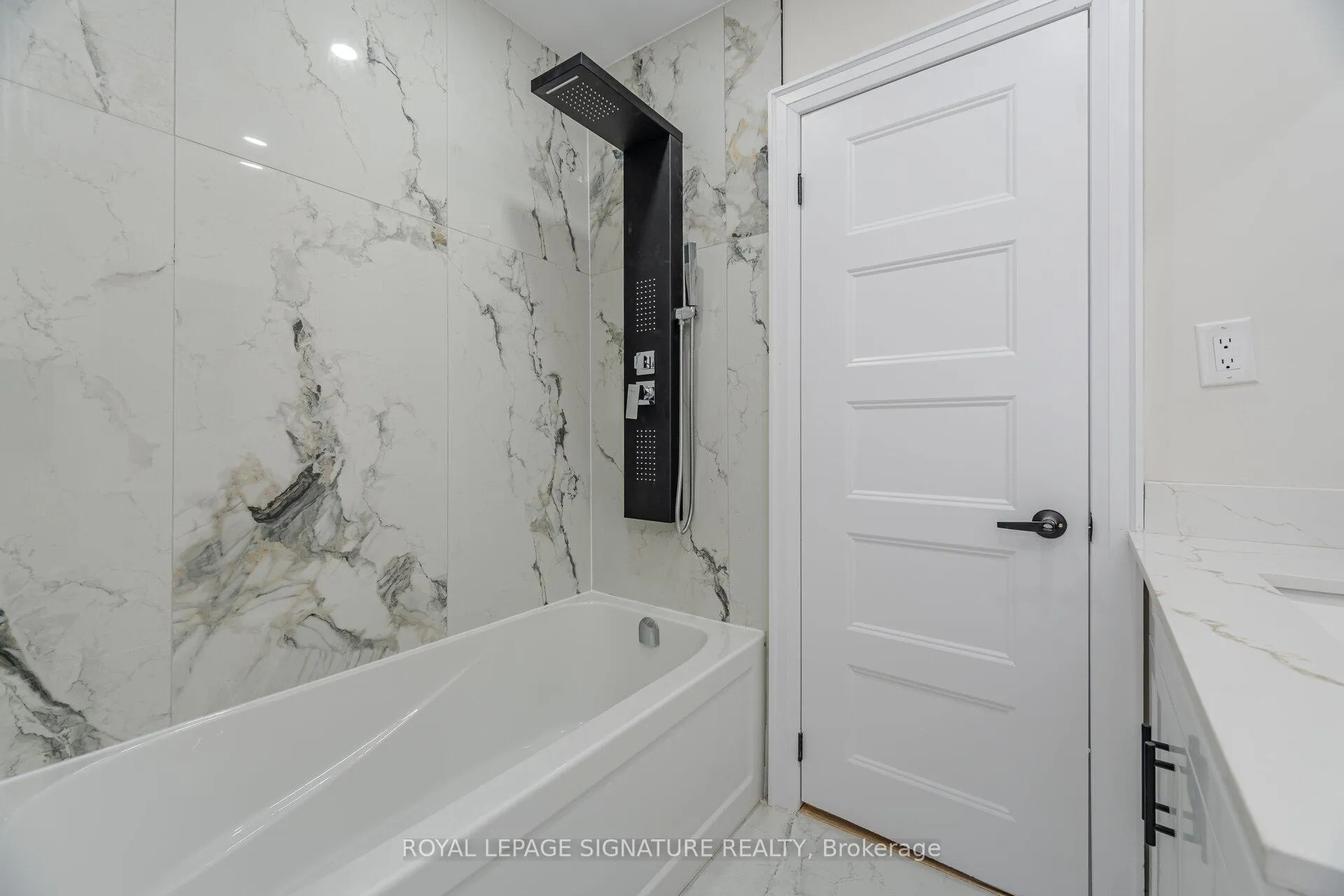 Photo 23 of 600 Gliddon Avenue, Oshawa, Central — HOMEH