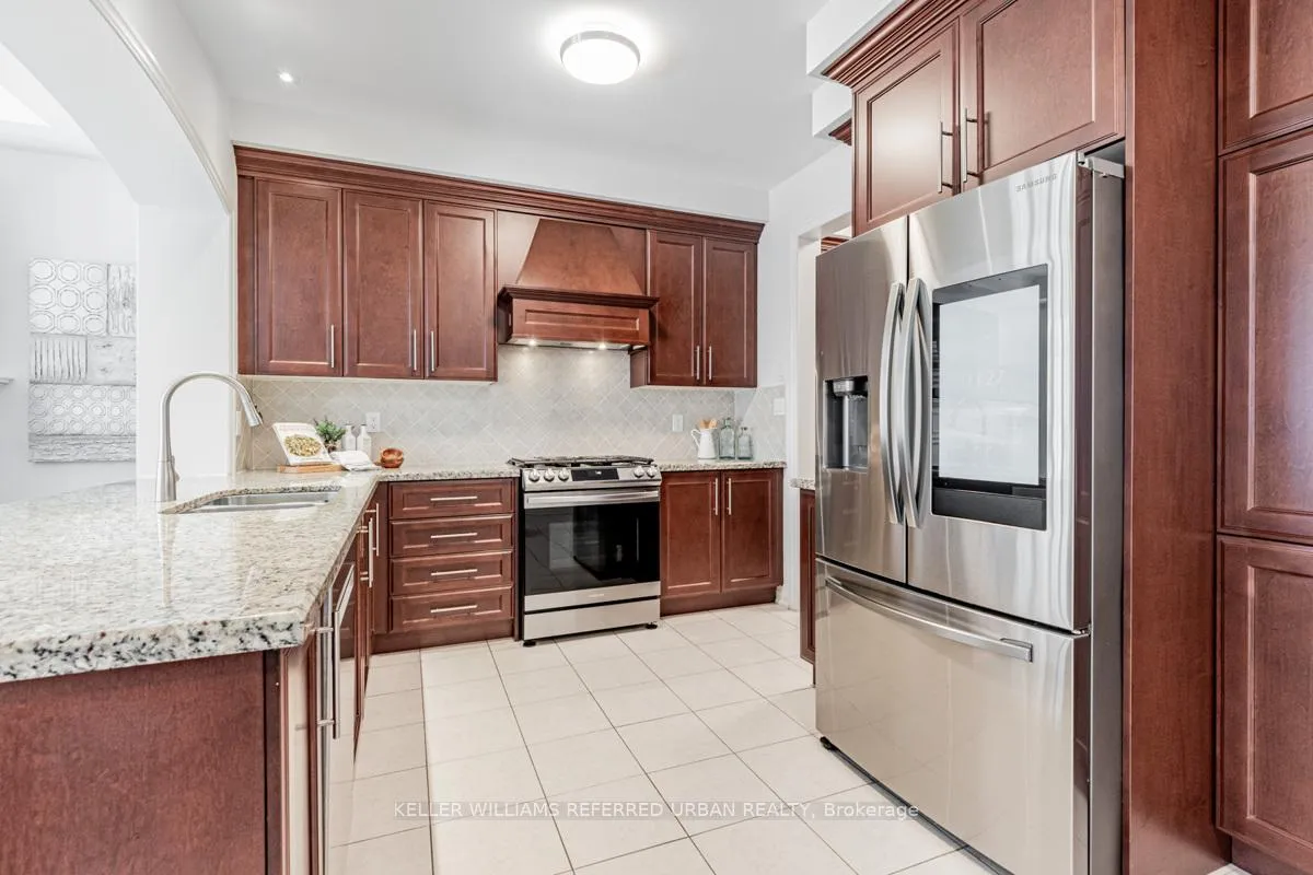 Photo 10 of 56 Robert Berry Crescent, King, King City — HOMEH
