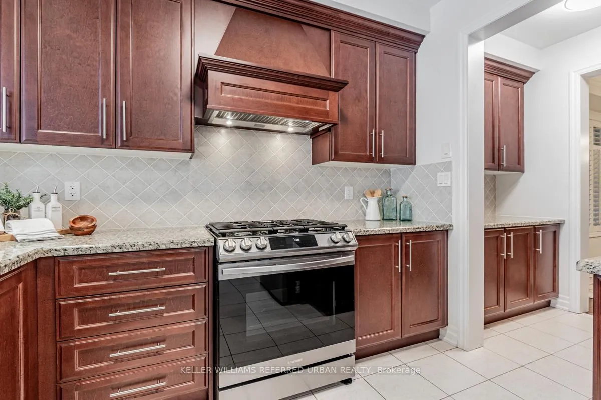Photo 12 of 56 Robert Berry Crescent, King, King City — HOMEH