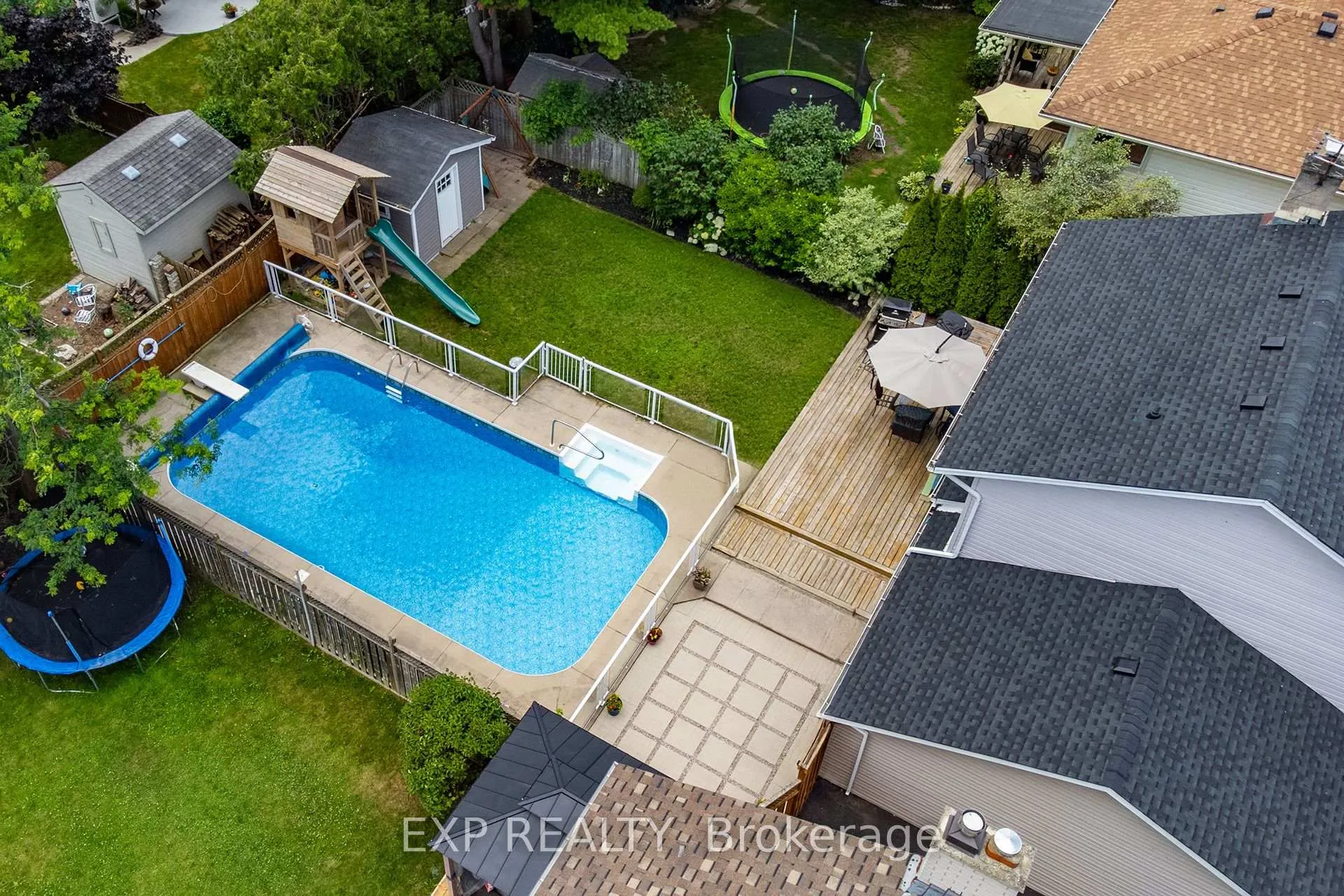 Photo 3 of 23 Dooley Drive, Kitchener — HOMEH