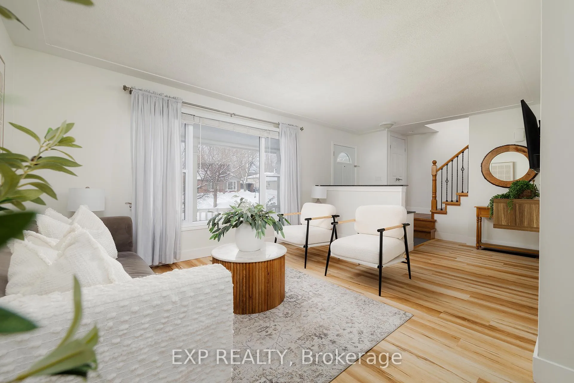 Photo 4 of 23 Dooley Drive, Kitchener — HOMEH