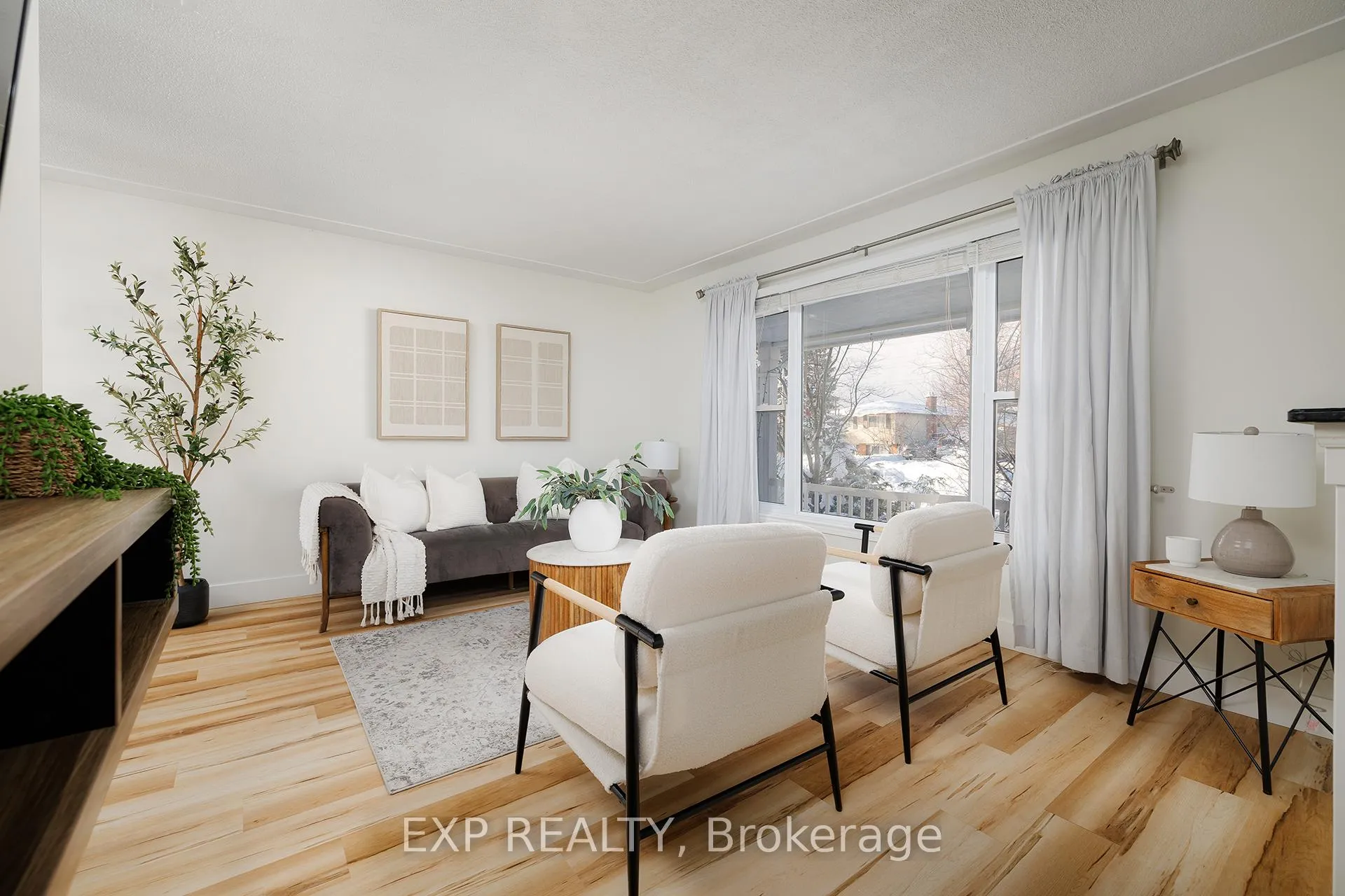 Photo 5 of 23 Dooley Drive, Kitchener — HOMEH
