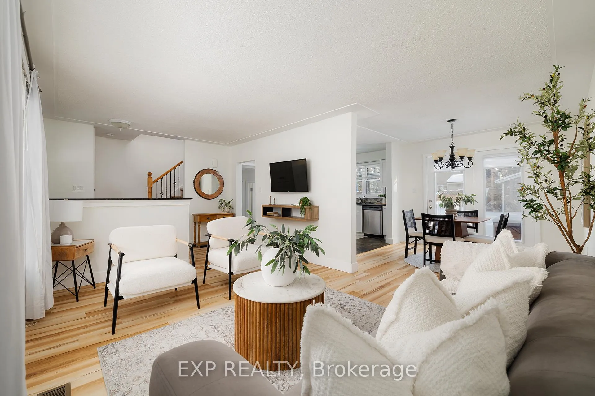 Photo 6 of 23 Dooley Drive, Kitchener — HOMEH