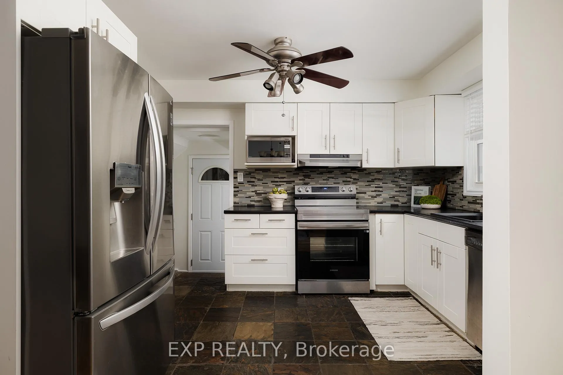 Photo 10 of 23 Dooley Drive, Kitchener — HOMEH