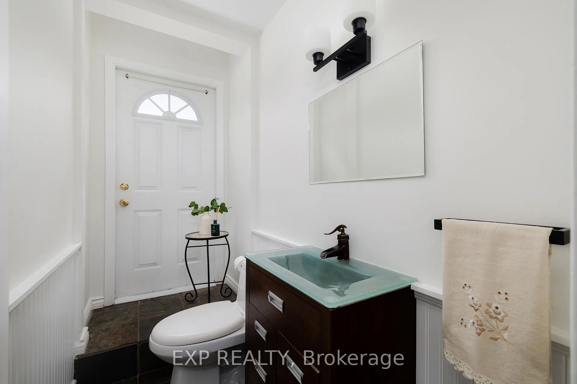 Photo 13 of 23 Dooley Drive, Kitchener — HOMEH