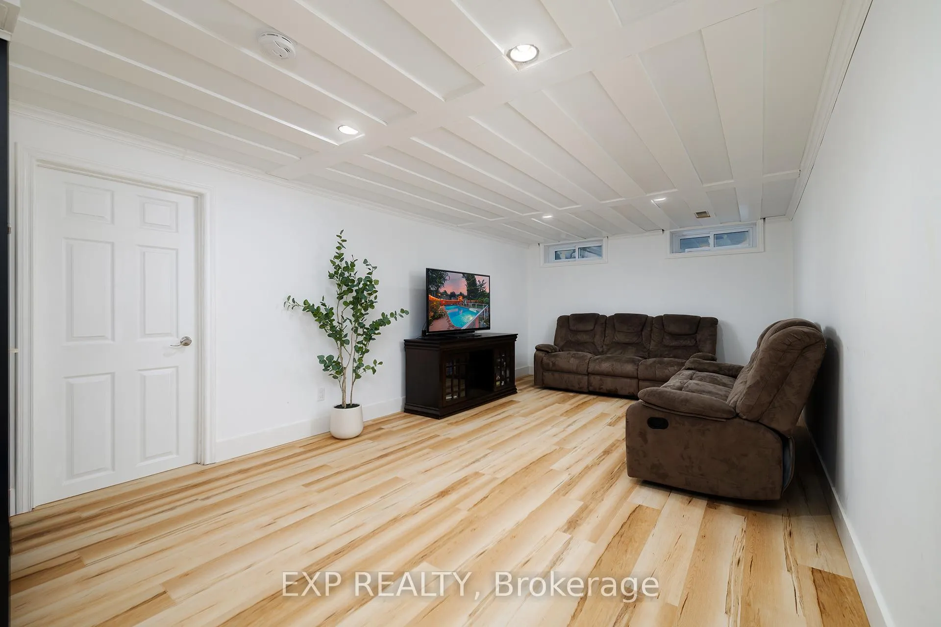 Photo 25 of 23 Dooley Drive, Kitchener — HOMEH