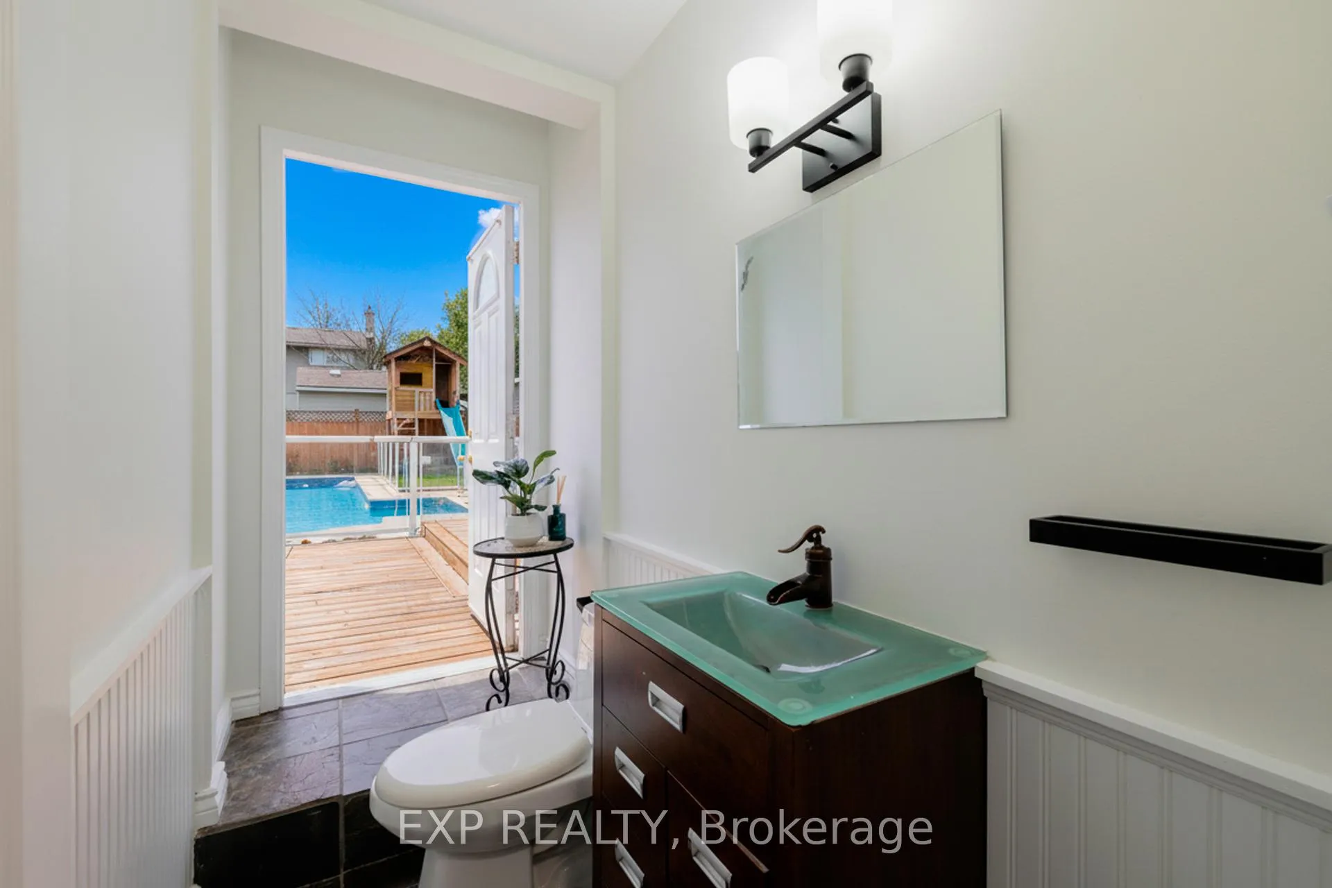 Photo 27 of 23 Dooley Drive, Kitchener — HOMEH