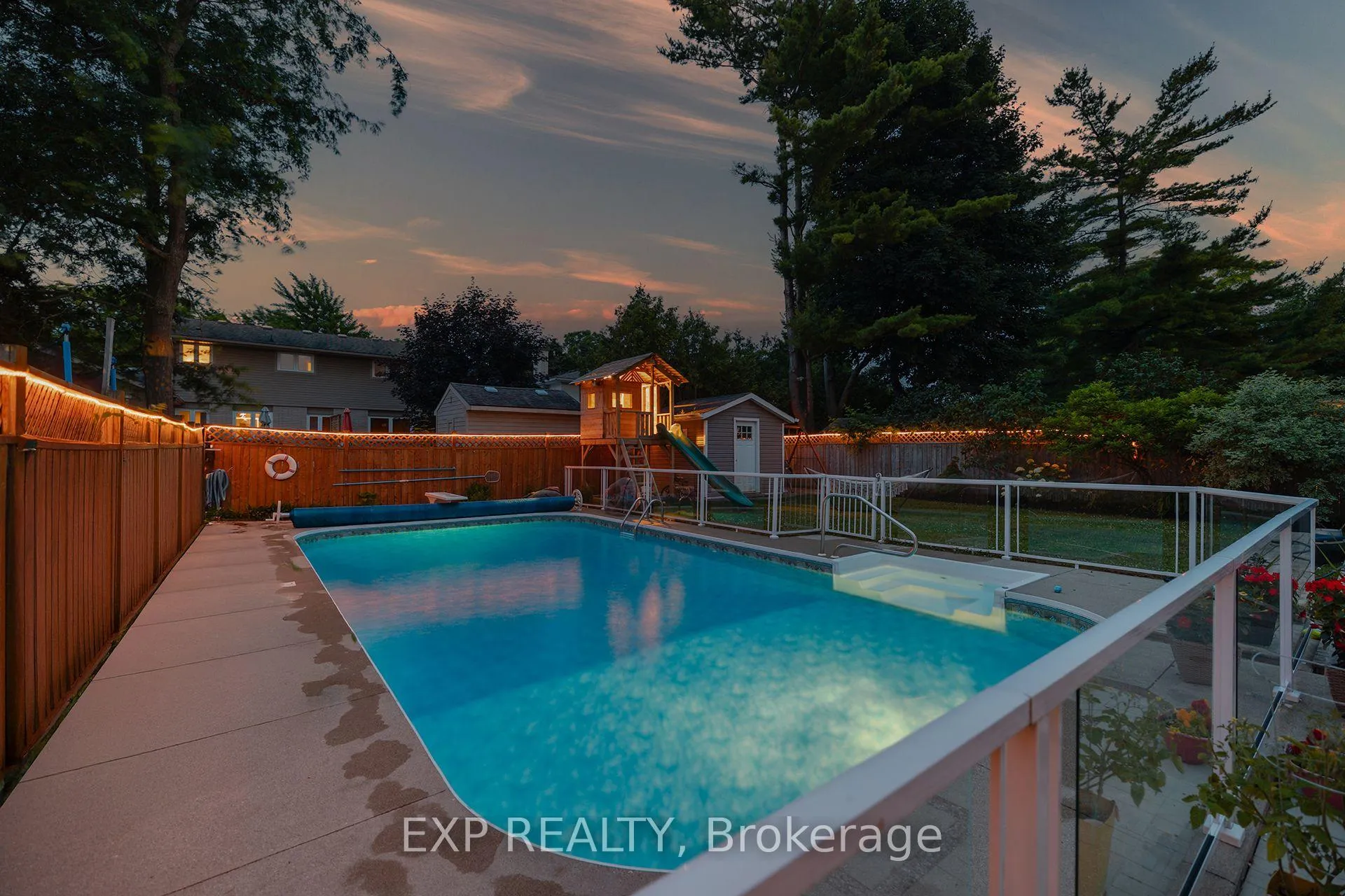 Photo 33 of 23 Dooley Drive, Kitchener — HOMEH
