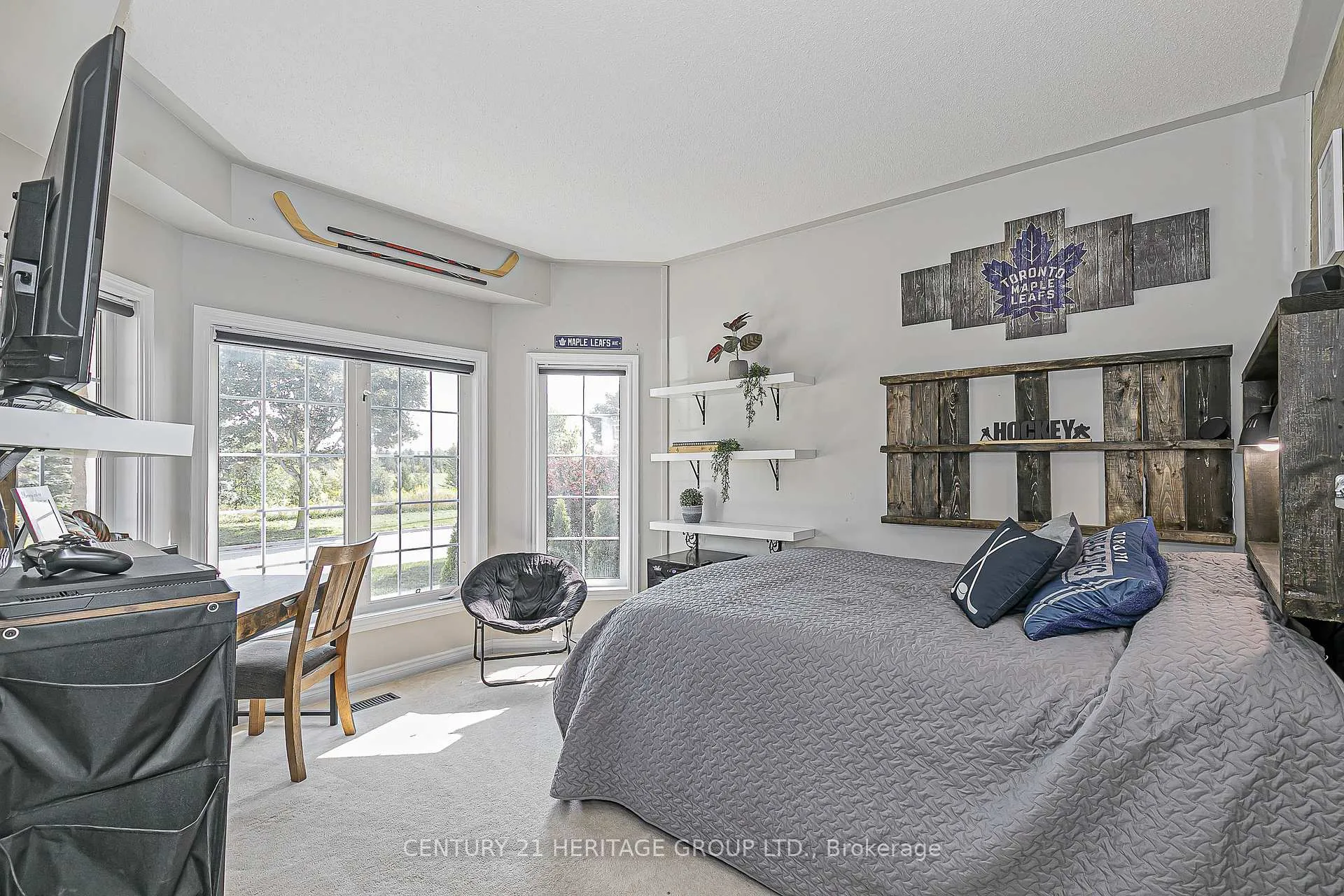Photo 6 of 112 Herrema Boulevard, Uxbridge — HOMEH