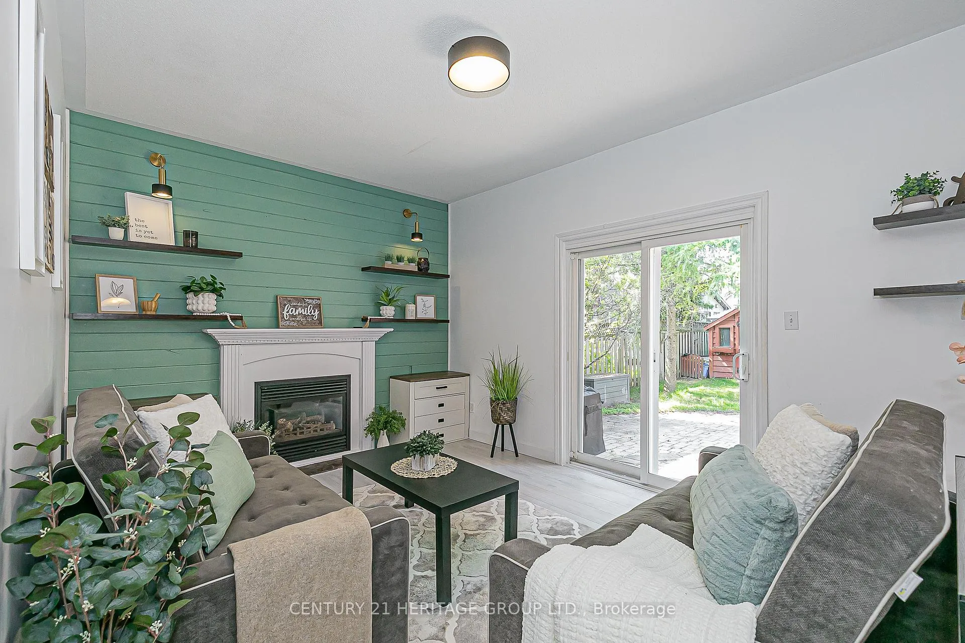 Photo 11 of 112 Herrema Boulevard, Uxbridge — HOMEH