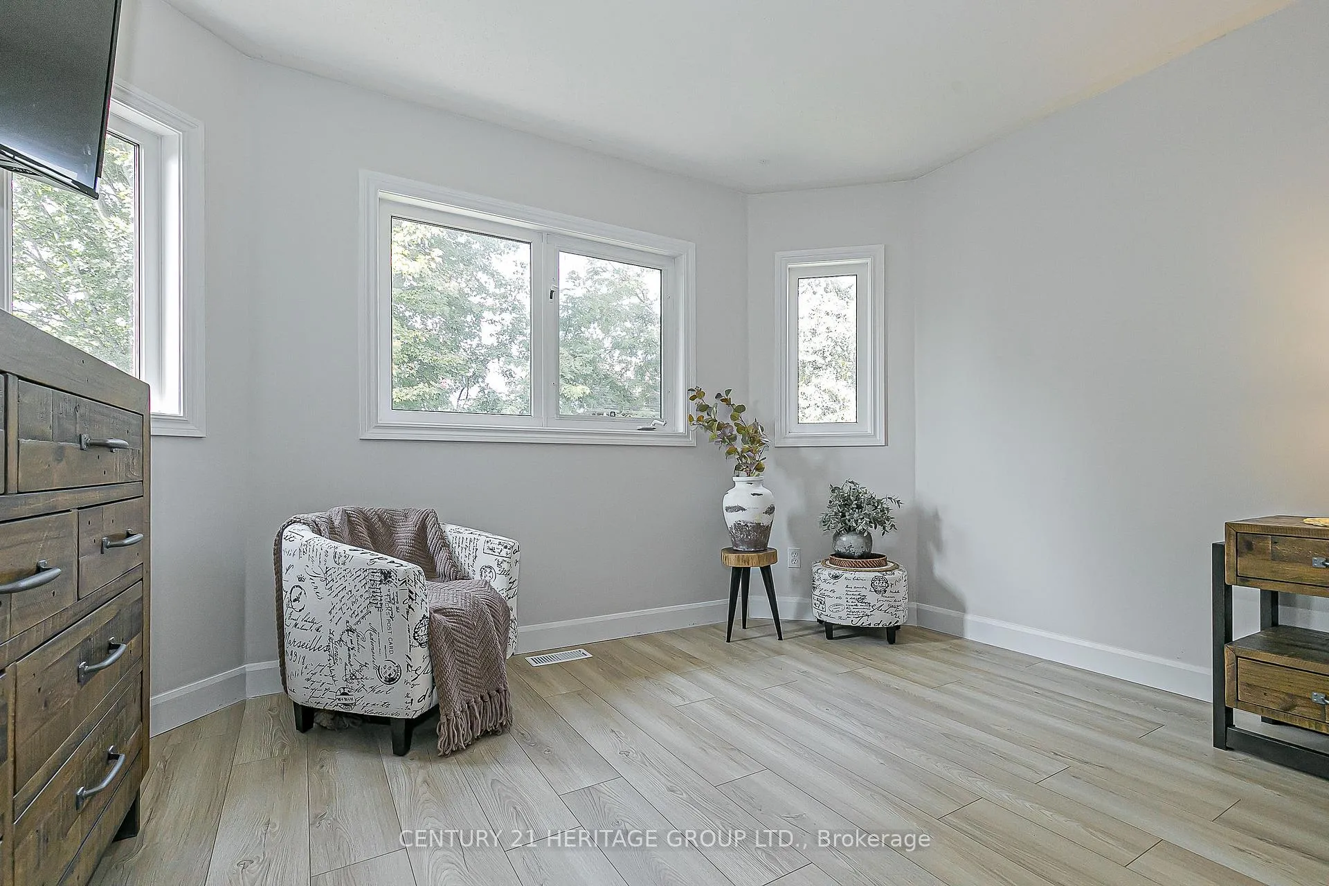 Photo 17 of 112 Herrema Boulevard, Uxbridge — HOMEH