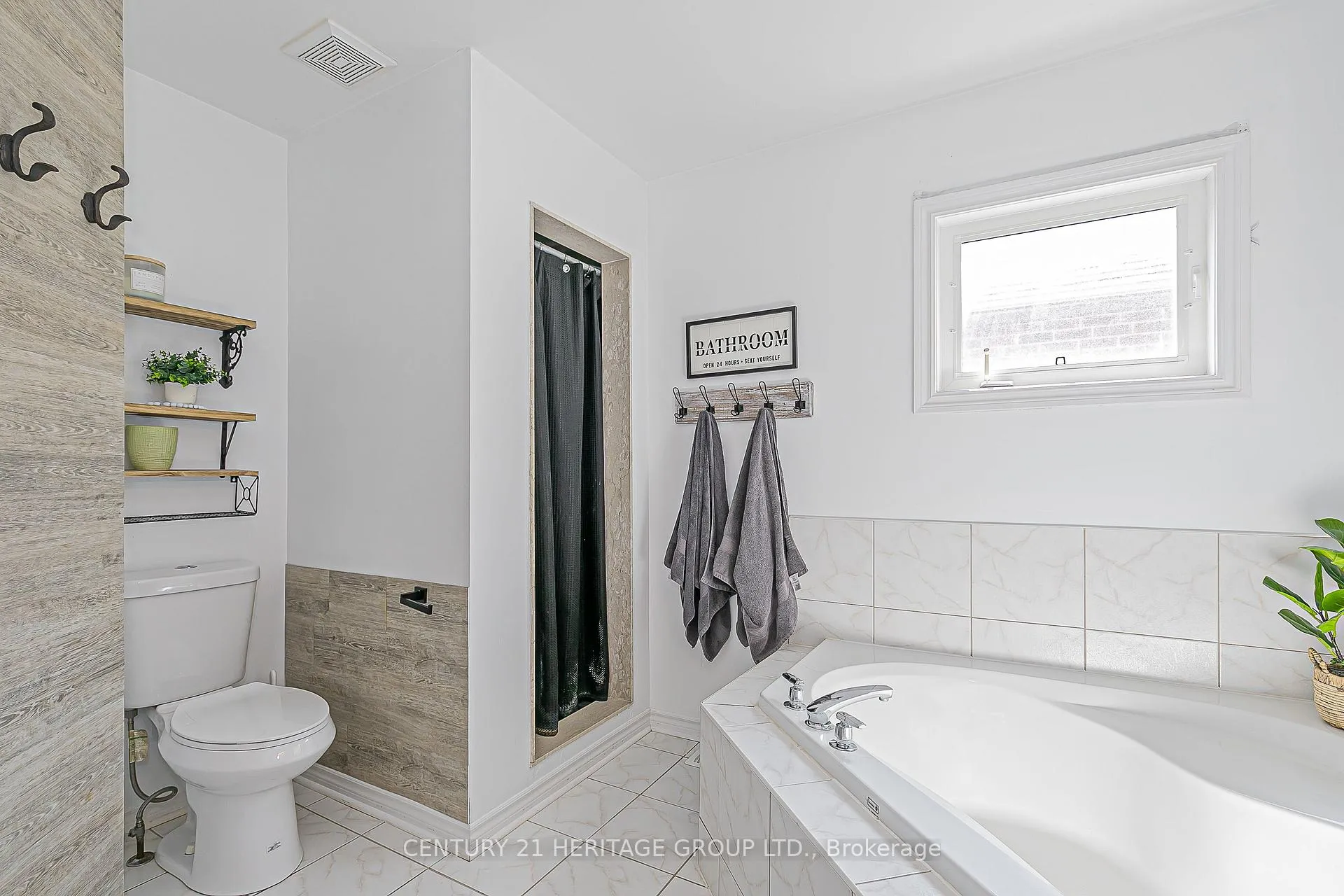 Photo 19 of 112 Herrema Boulevard, Uxbridge — HOMEH