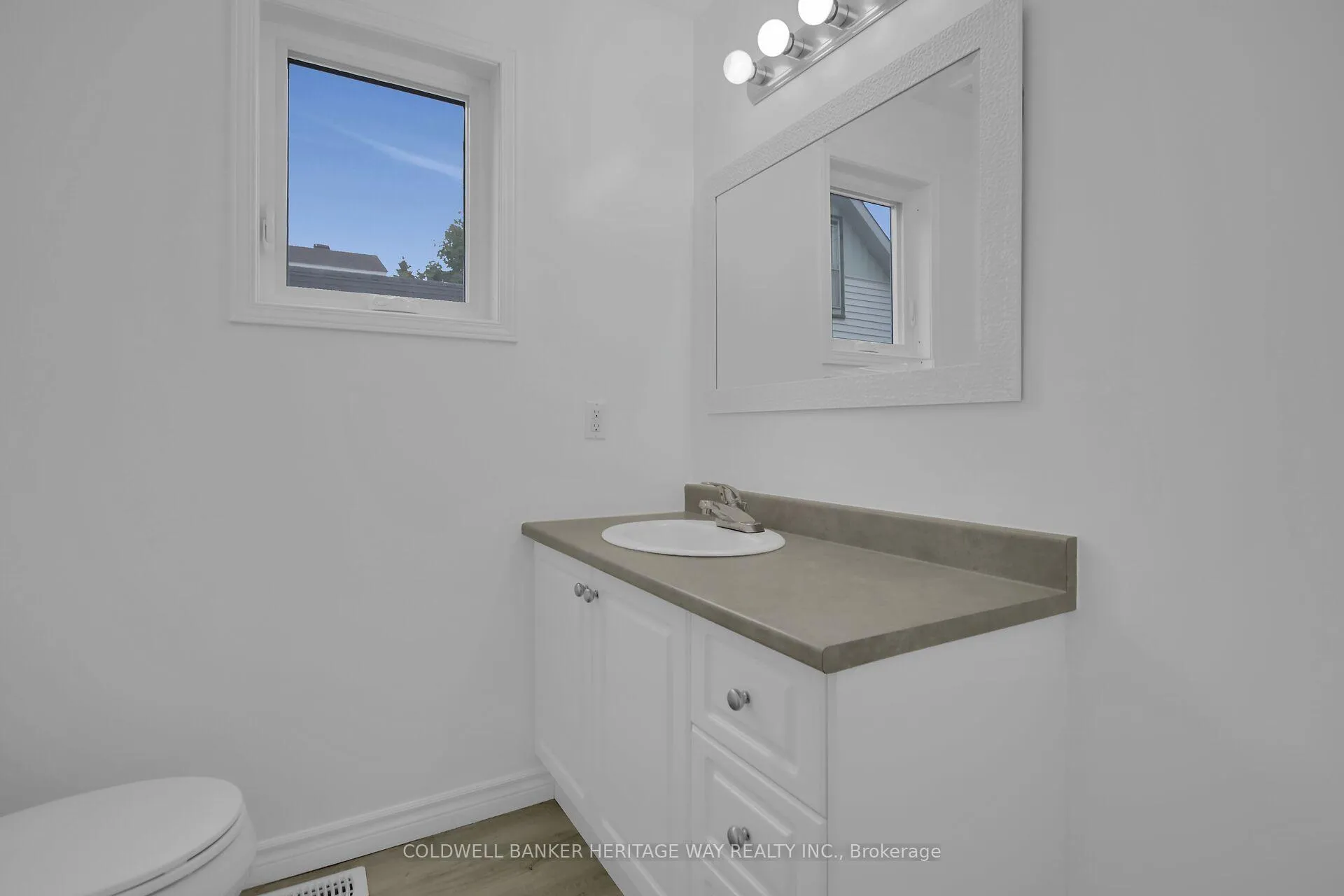 Photo 6 of 92 Frank Street, Carleton Place — HOMEH