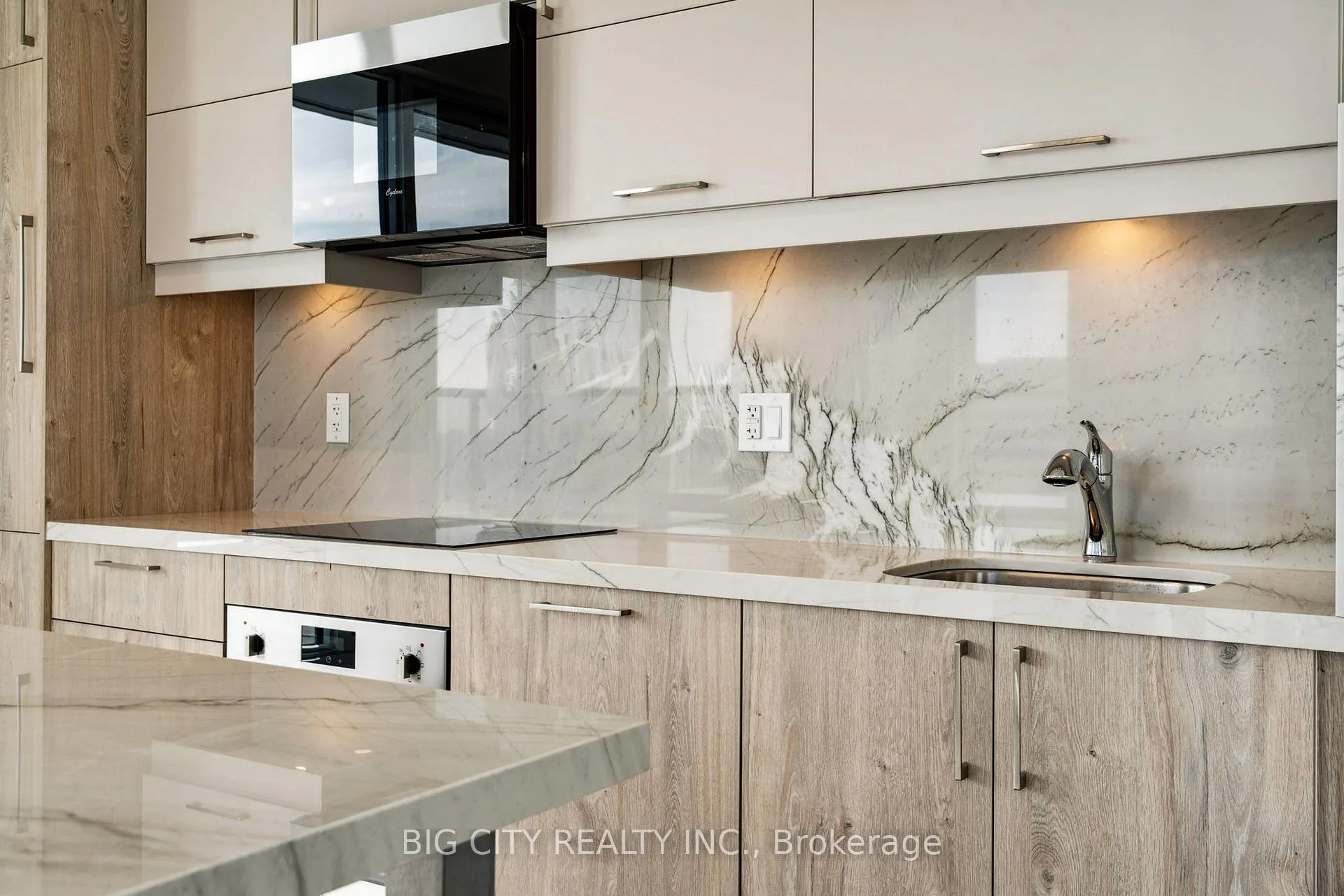 Photo 3 of Unit 1506, 8119 Birchmount Road, Markham, Unionville — HOMEH