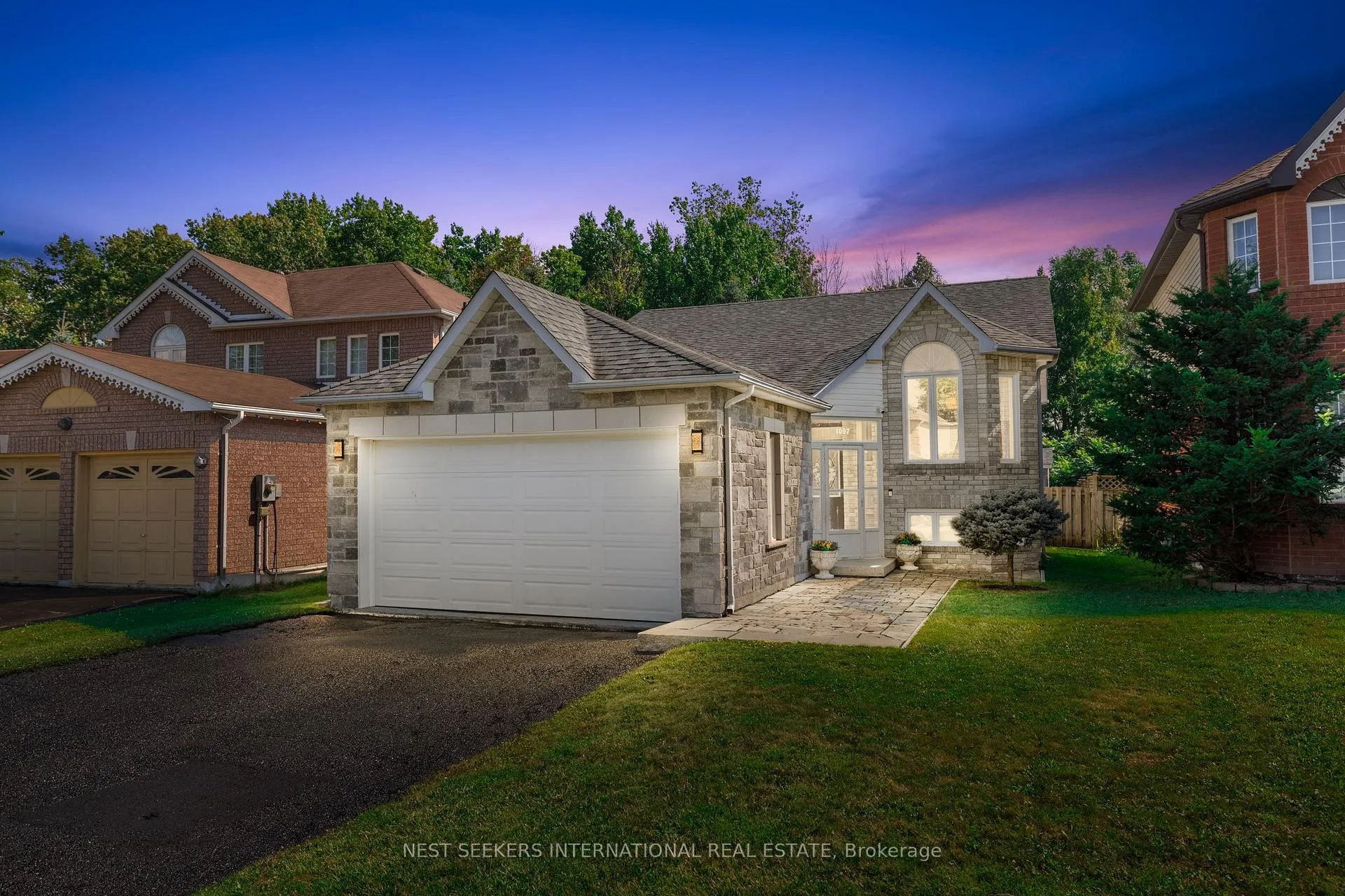 Photo 1 of 1097 Corrie Street, Innisfil, Alcona — HOMEH