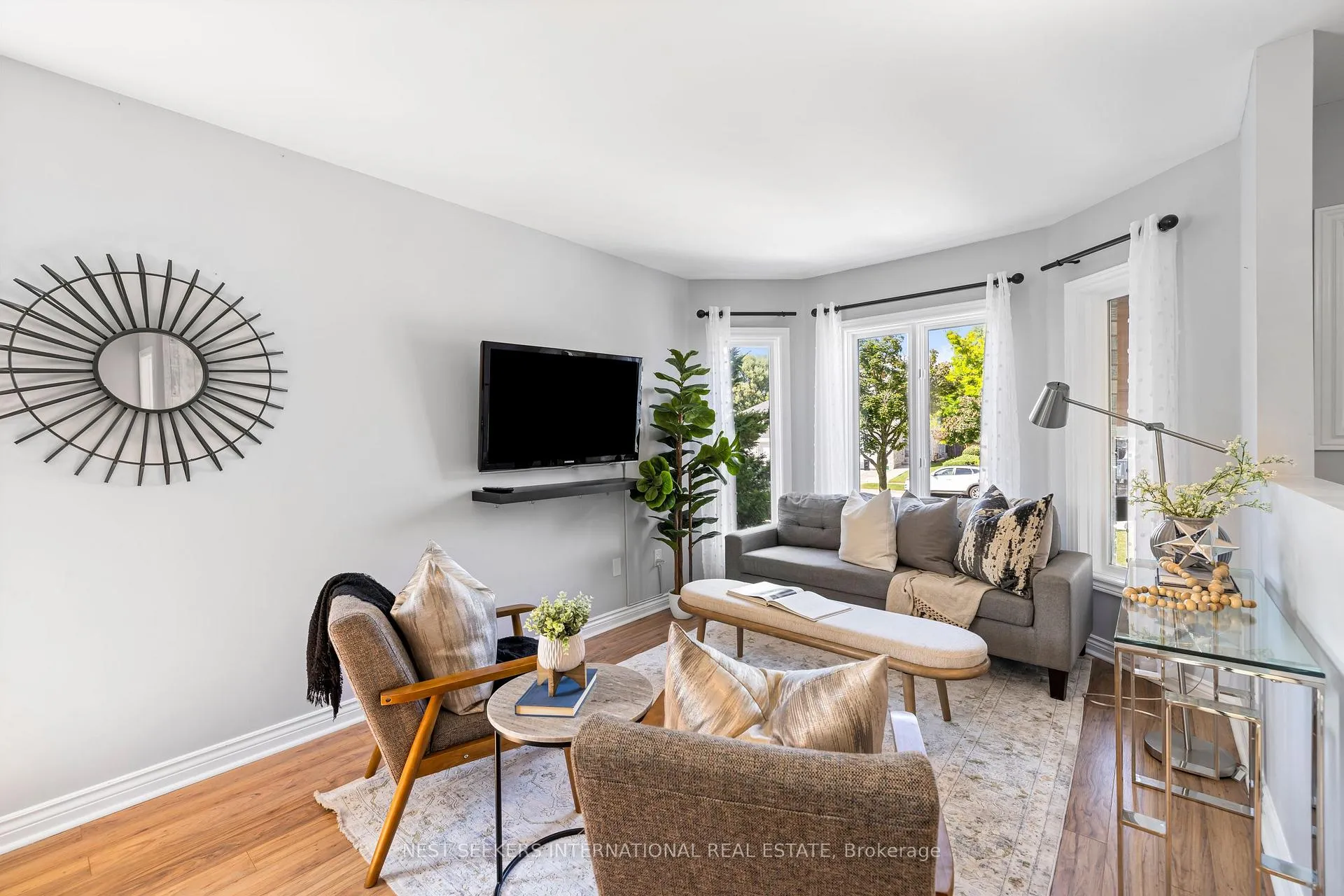 Photo 4 of 1097 Corrie Street, Innisfil, Alcona — HOMEH