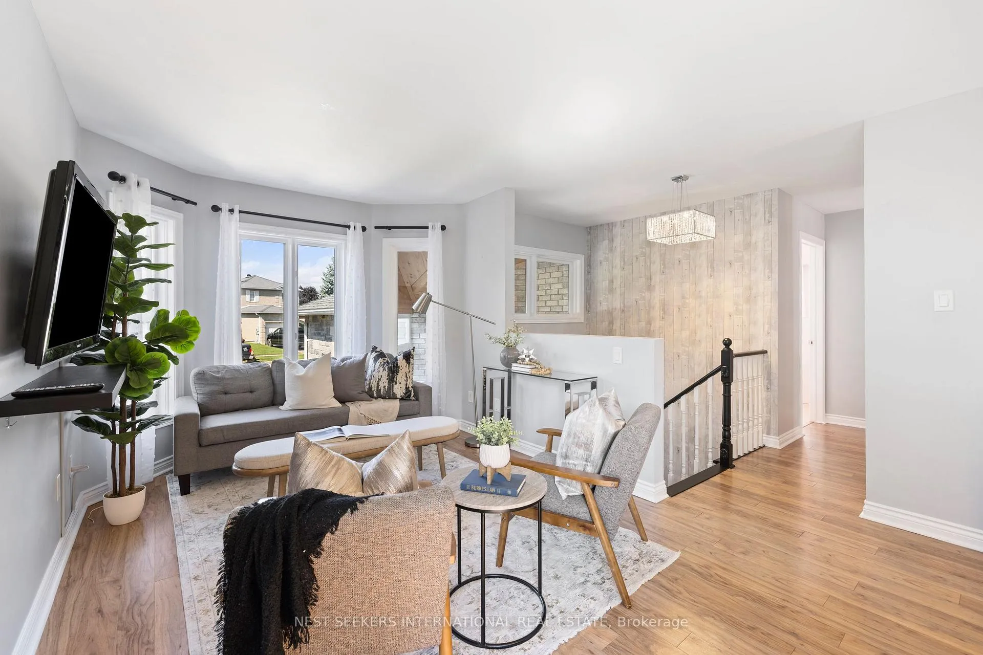 Photo 5 of 1097 Corrie Street, Innisfil, Alcona — HOMEH