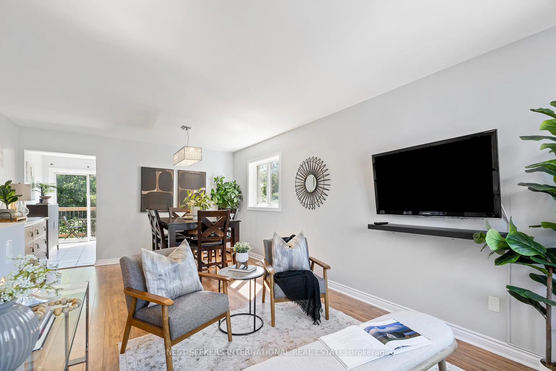 Photo 6 of 1097 Corrie Street, Innisfil, Alcona — HOMEH