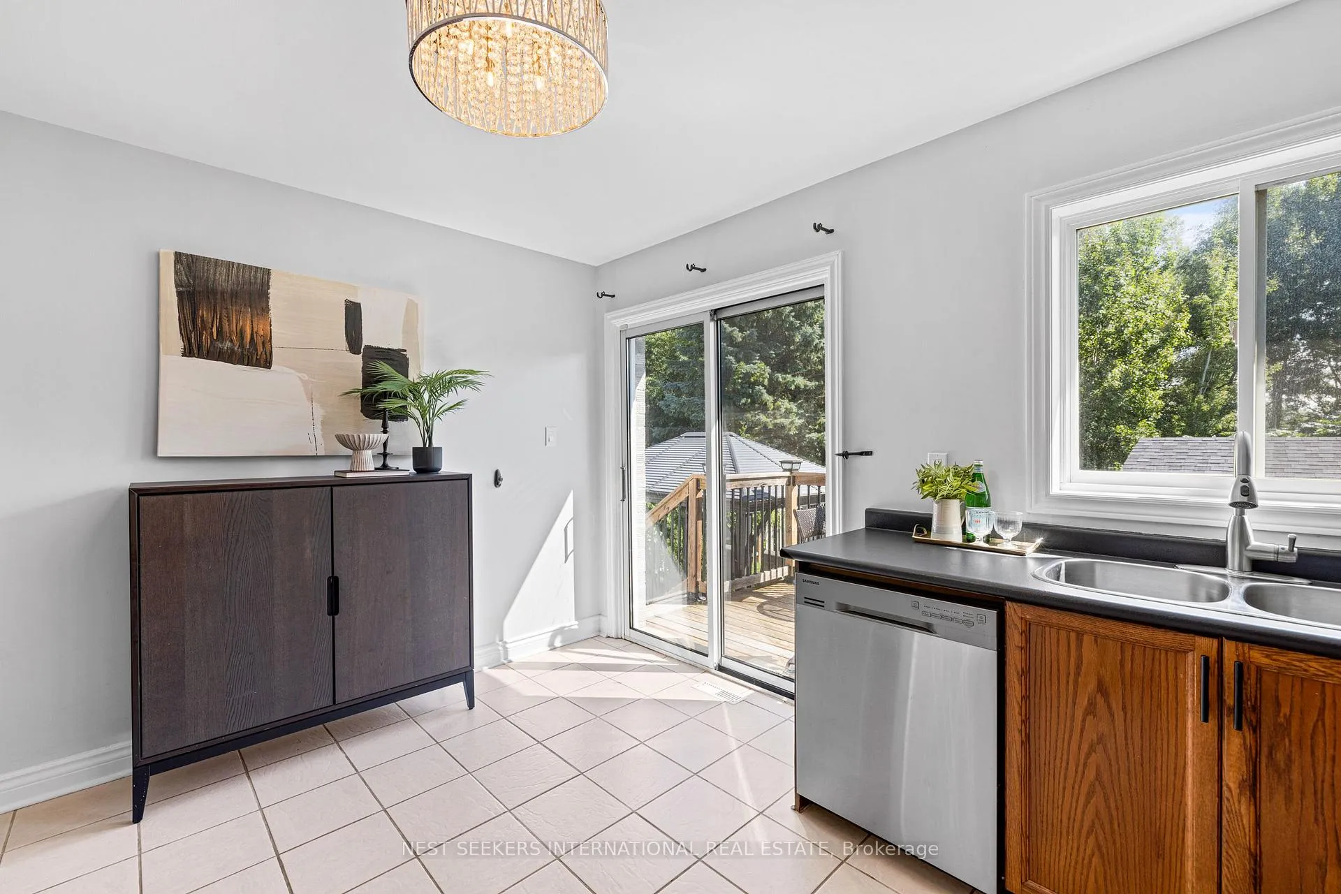 Photo 10 of 1097 Corrie Street, Innisfil, Alcona — HOMEH
