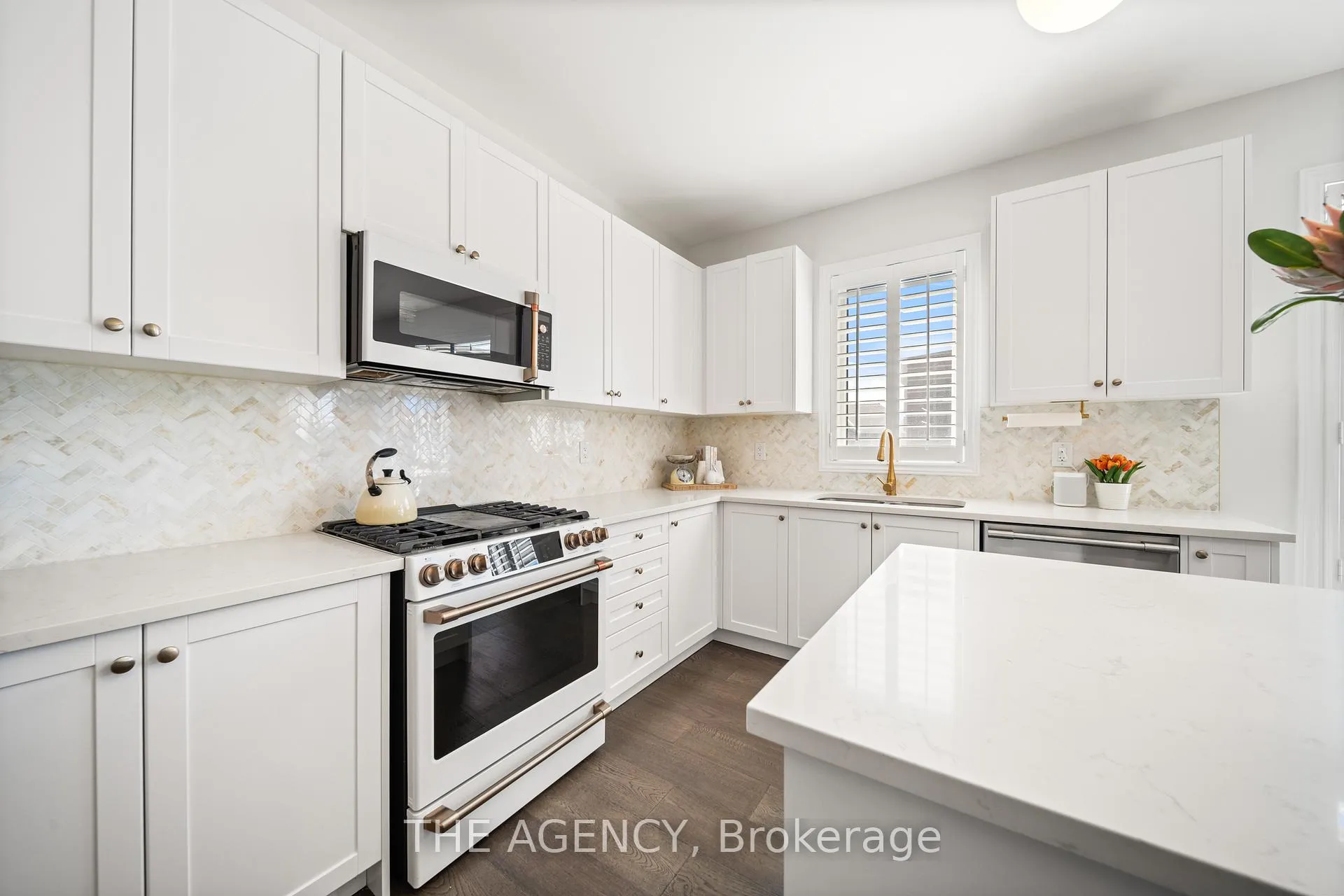 Photo 17 of 4 Samuel Crescent, Springwater, Centre Vespra — HOMEH