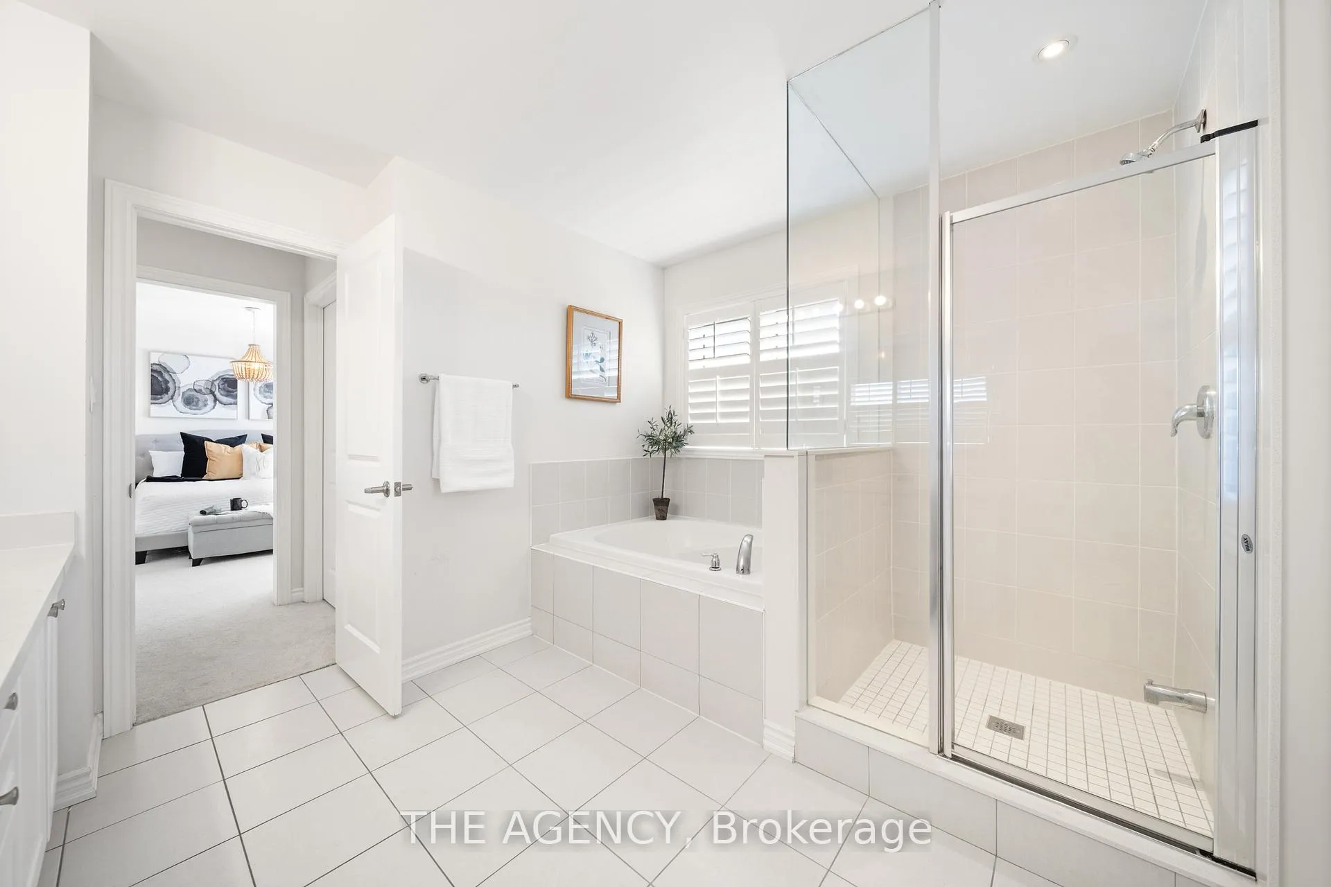 Photo 32 of 4 Samuel Crescent, Springwater, Centre Vespra — HOMEH