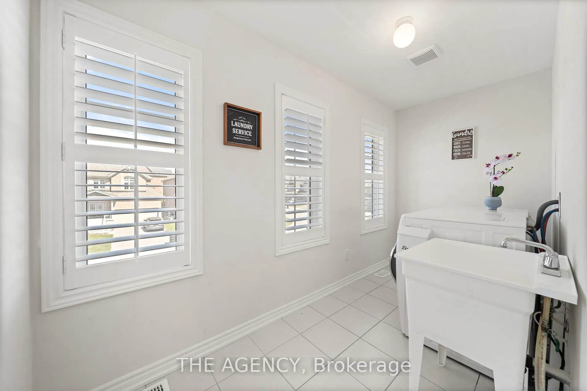 Photo 34 of 4 Samuel Crescent, Springwater, Centre Vespra — HOMEH