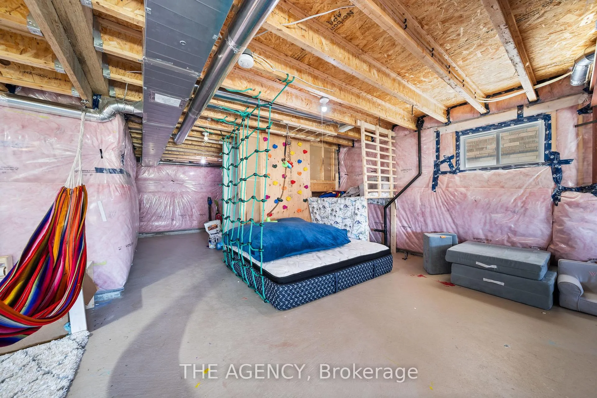 Photo 37 of 4 Samuel Crescent, Springwater, Centre Vespra — HOMEH